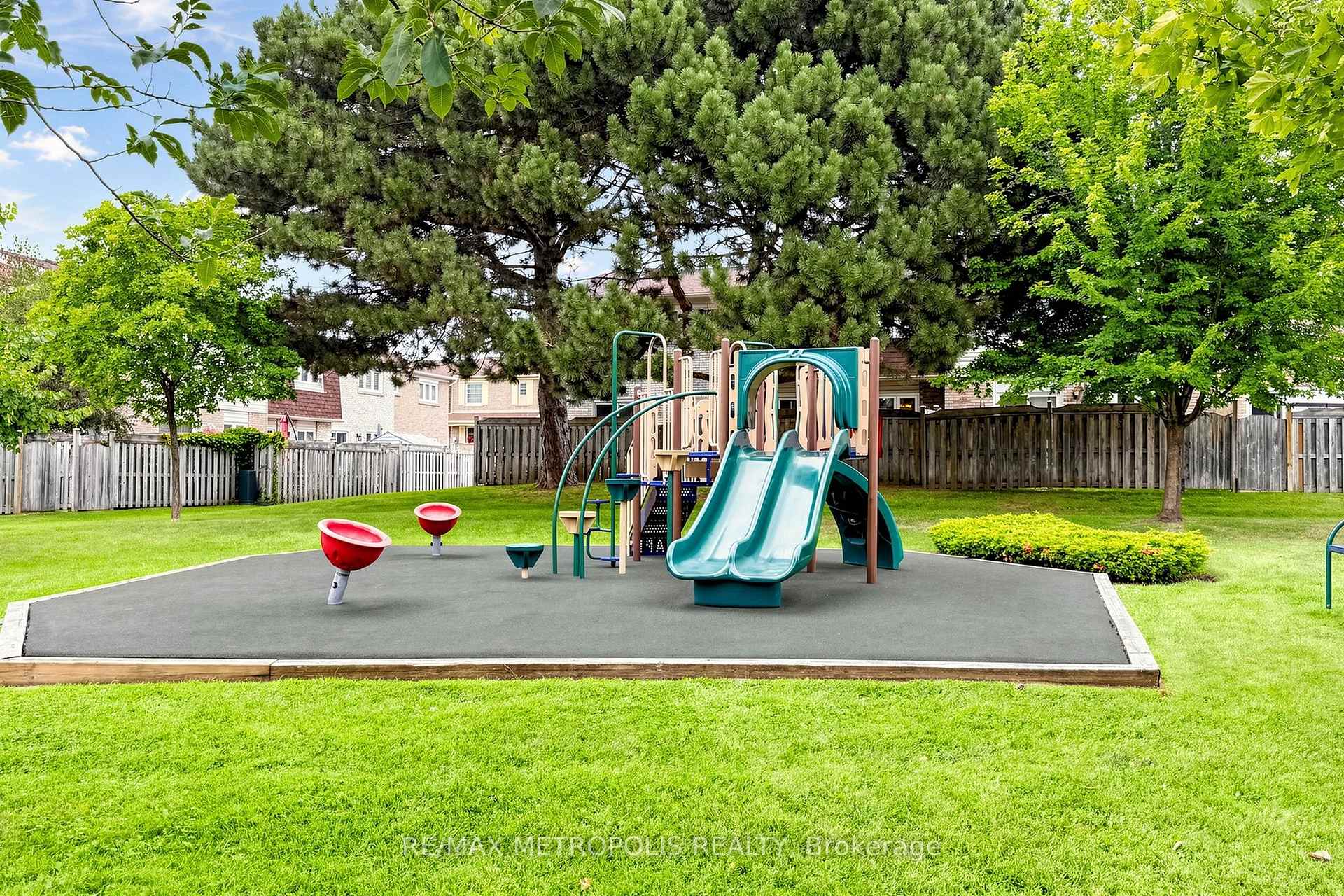 Photo 50 of Unit 96, 580 Eyer Drive, Pickering, West Shore — HOMEH