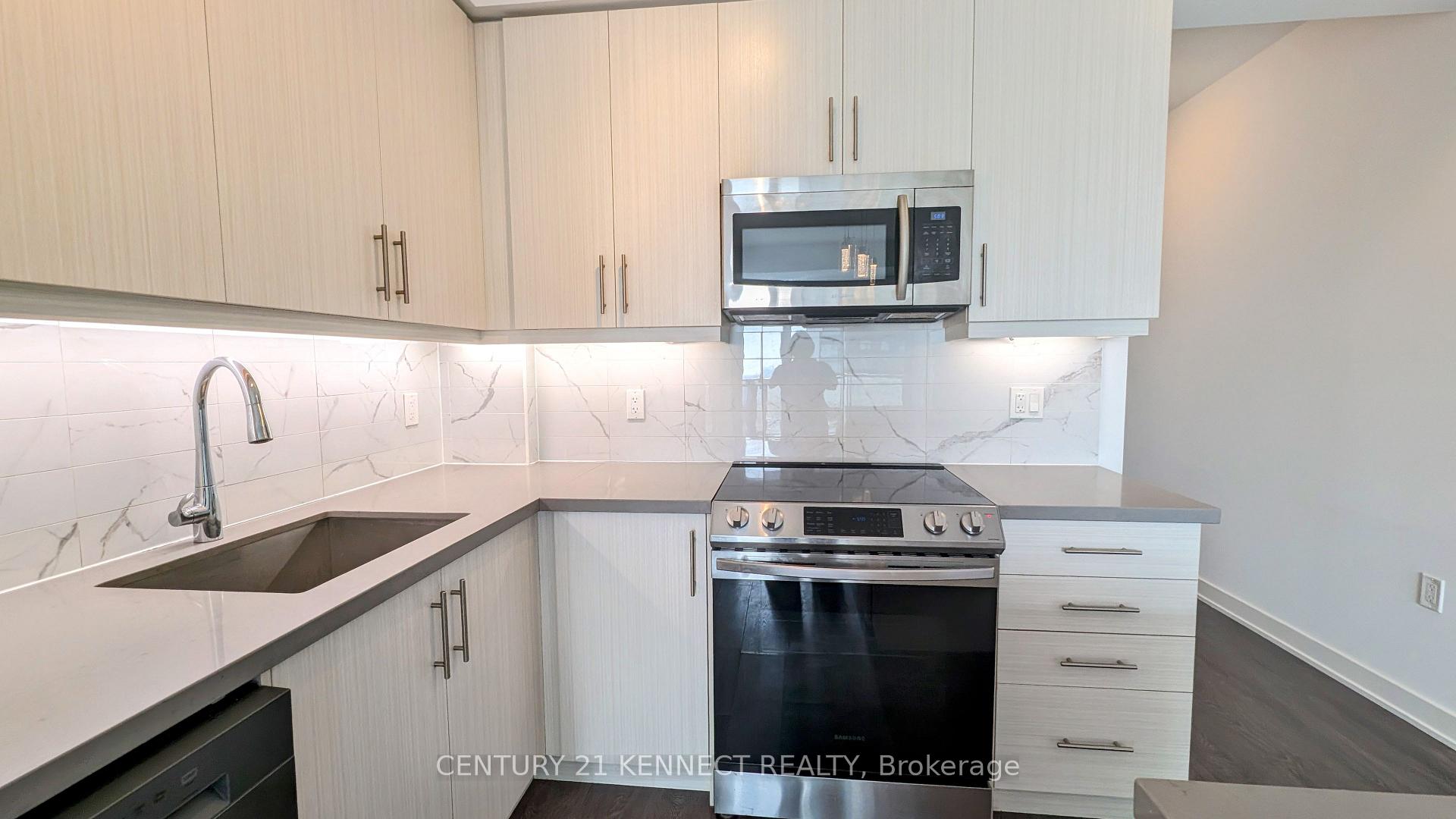 Photo 9 of Unit Lph11, 75 Oneida Crescent, Richmond Hill, Doncrest — HOMEH