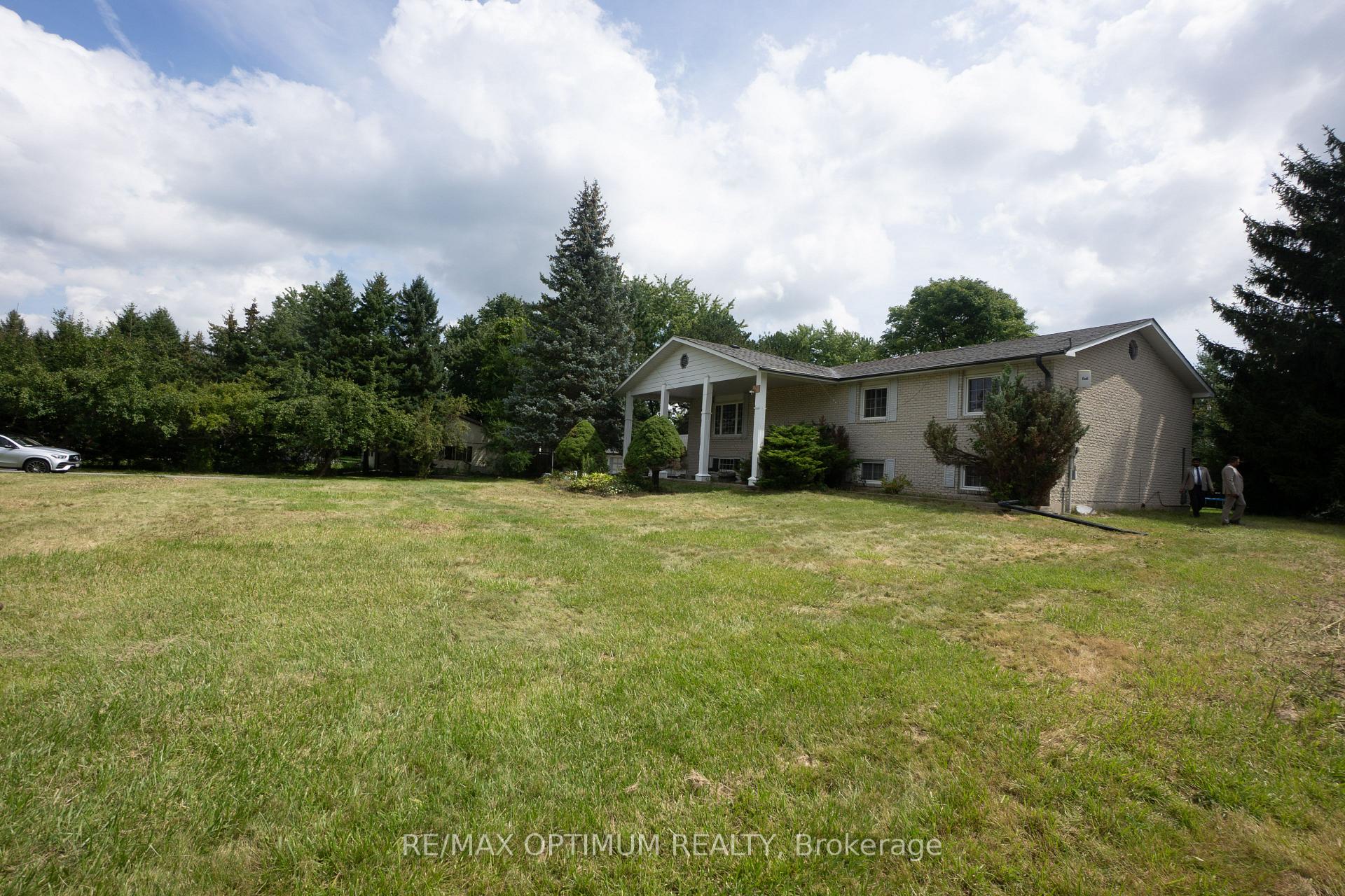 Photo 4 of 11900 5 Side Road, Halton Hills, Rural Halton Hills — HOMEH