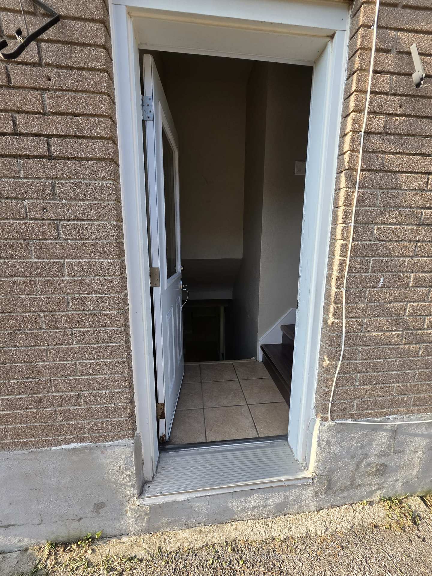 Photo 2 of 7150 Douglas Crescent, Niagara Falls, Arad/Fallsview — HOMEH
