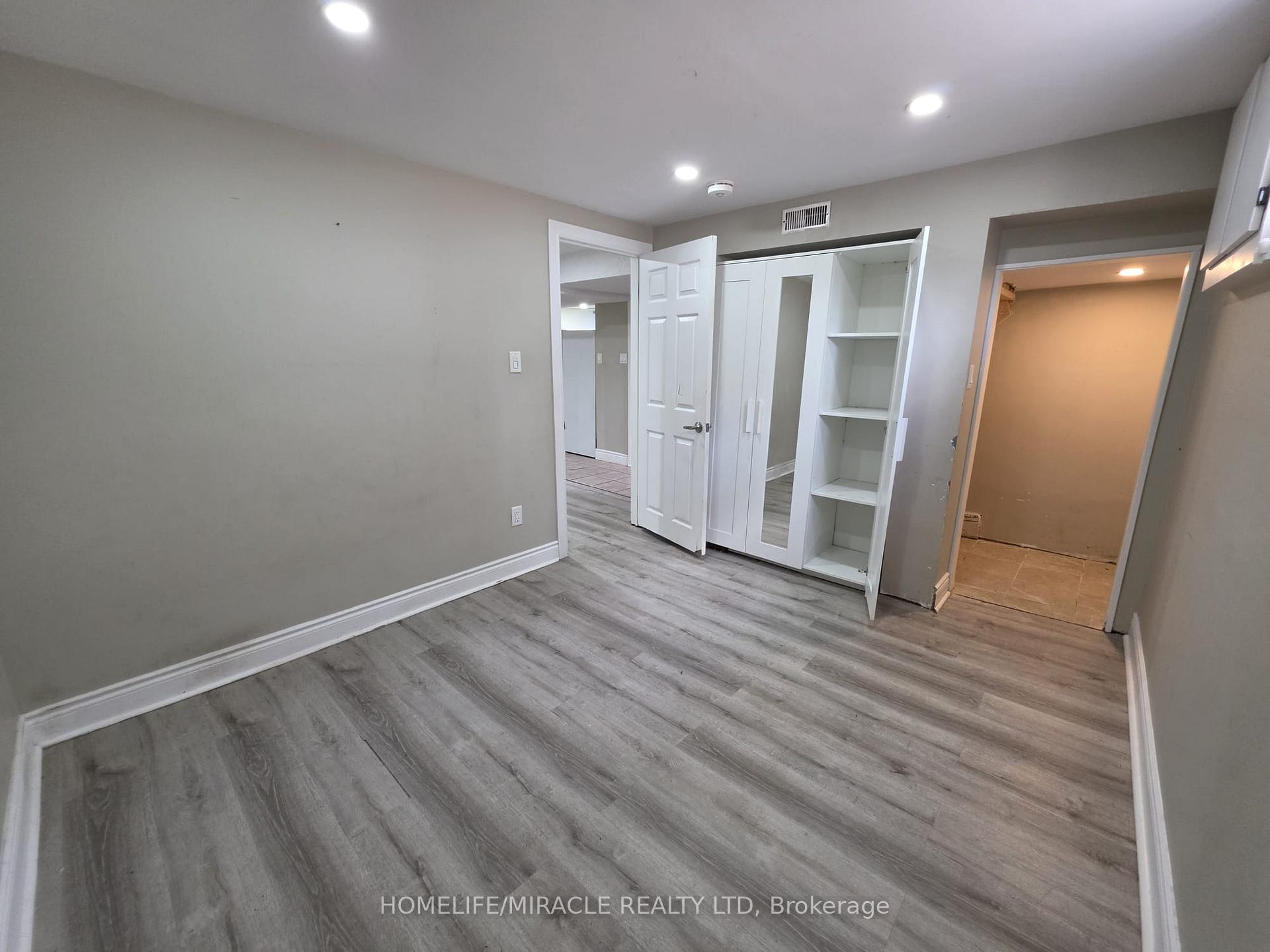 Photo 14 of 7150 Douglas Crescent, Niagara Falls, Arad/Fallsview — HOMEH