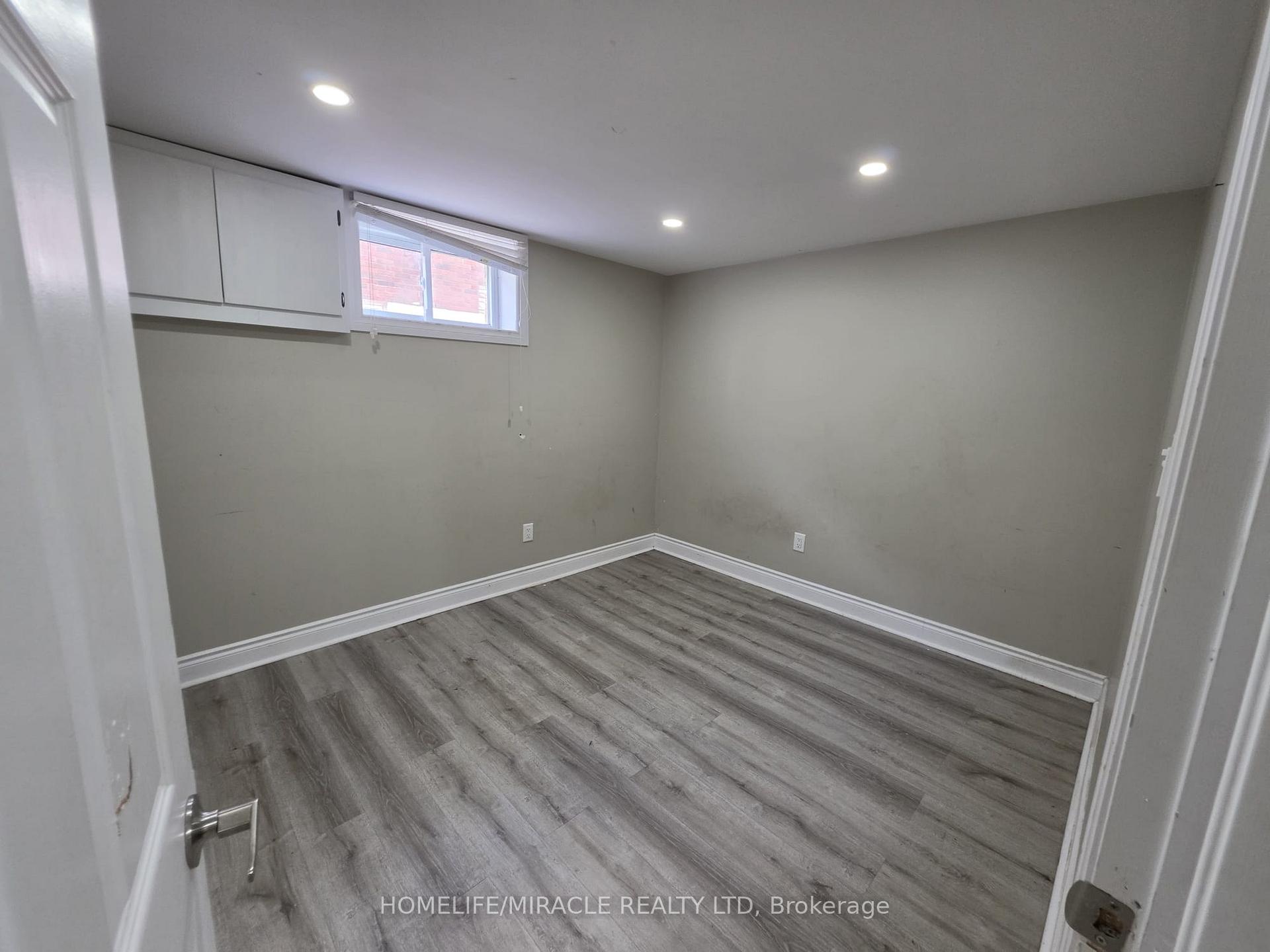 Photo 15 of 7150 Douglas Crescent, Niagara Falls, Arad/Fallsview — HOMEH