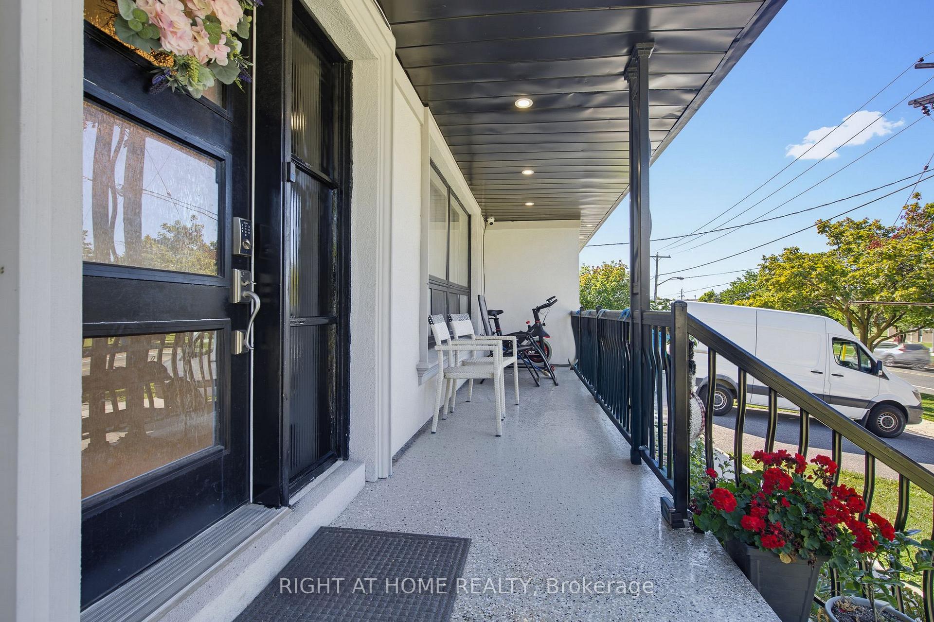 Photo 4 of 363 Sentinel Road, North York, York University Heights — HOMEH