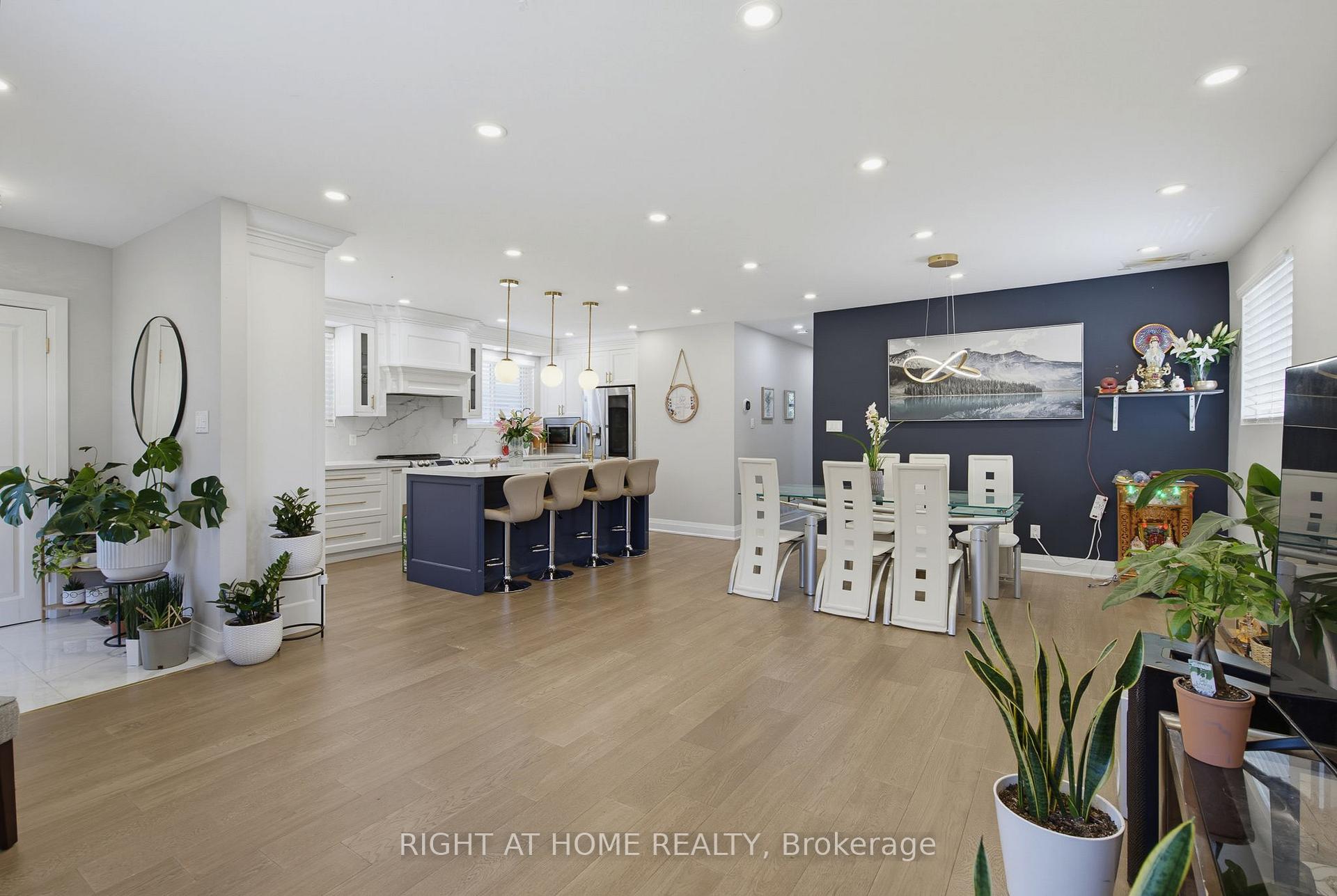 Photo 7 of 363 Sentinel Road, North York, York University Heights — HOMEH