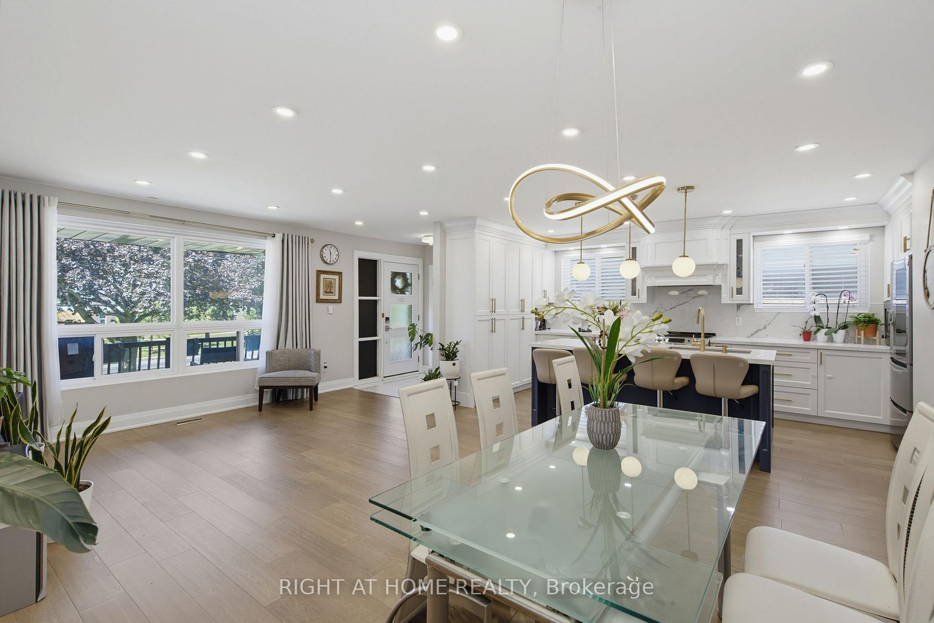 Photo 8 of 363 Sentinel Road, North York, York University Heights — HOMEH