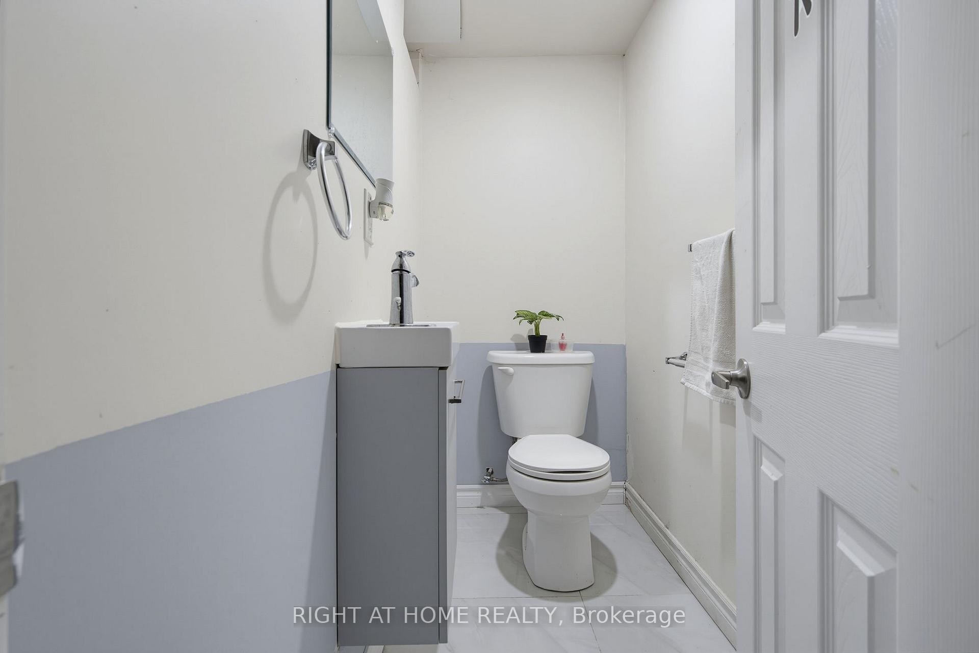 Photo 31 of 363 Sentinel Road, North York, York University Heights — HOMEH