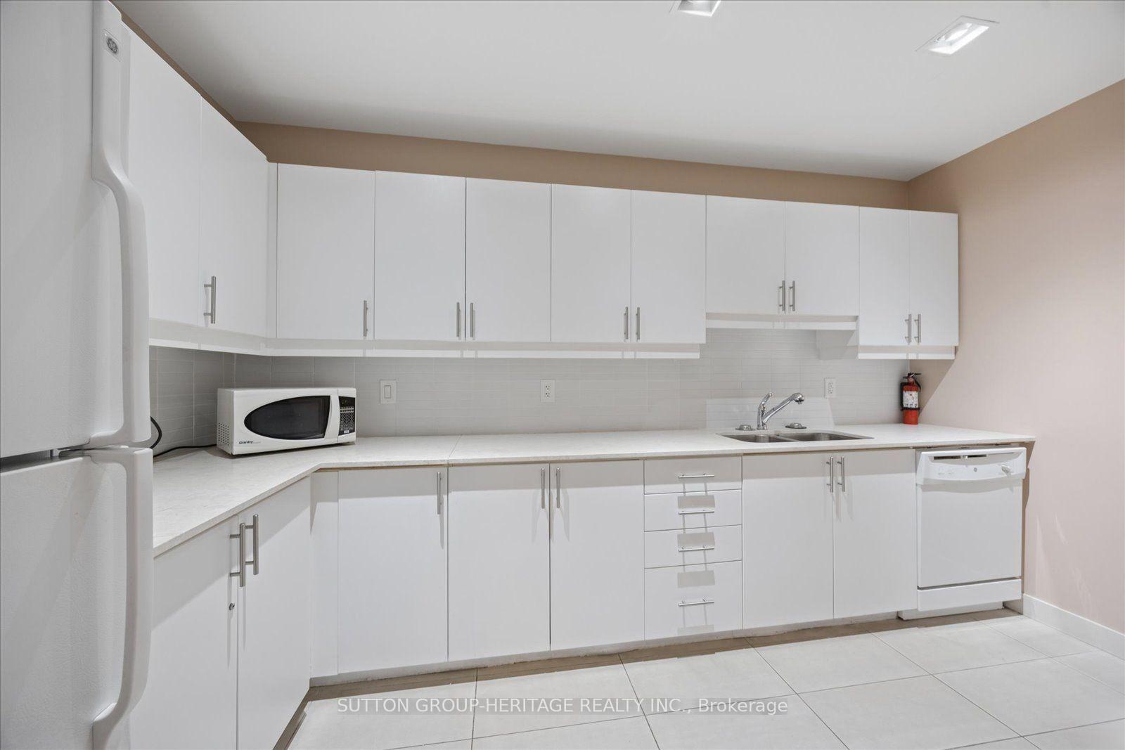 Photo 36 of Unit 603, 1600 Charles Street, Whitby, Port Whitby — HOMEH