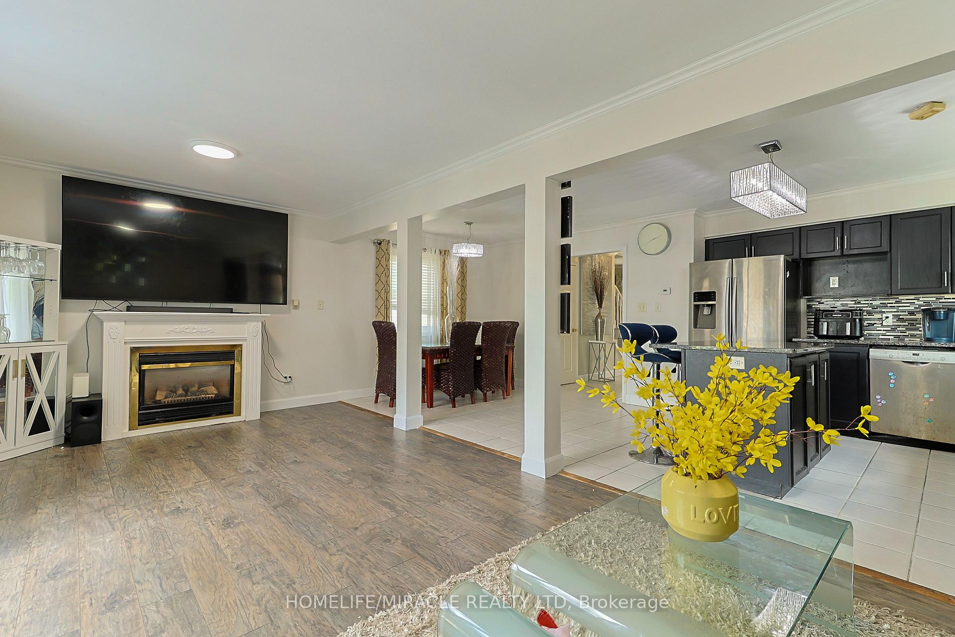 Photo 5 of 46 Heatherwood Place, Kitchener, Highland West — HOMEH