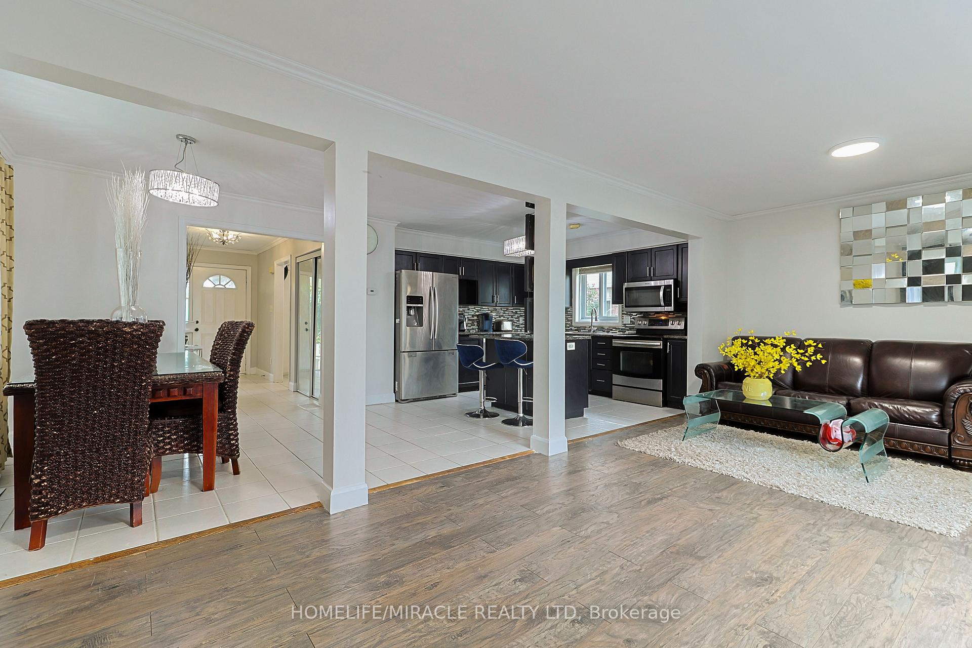 Photo 6 of 46 Heatherwood Place, Kitchener, Highland West — HOMEH