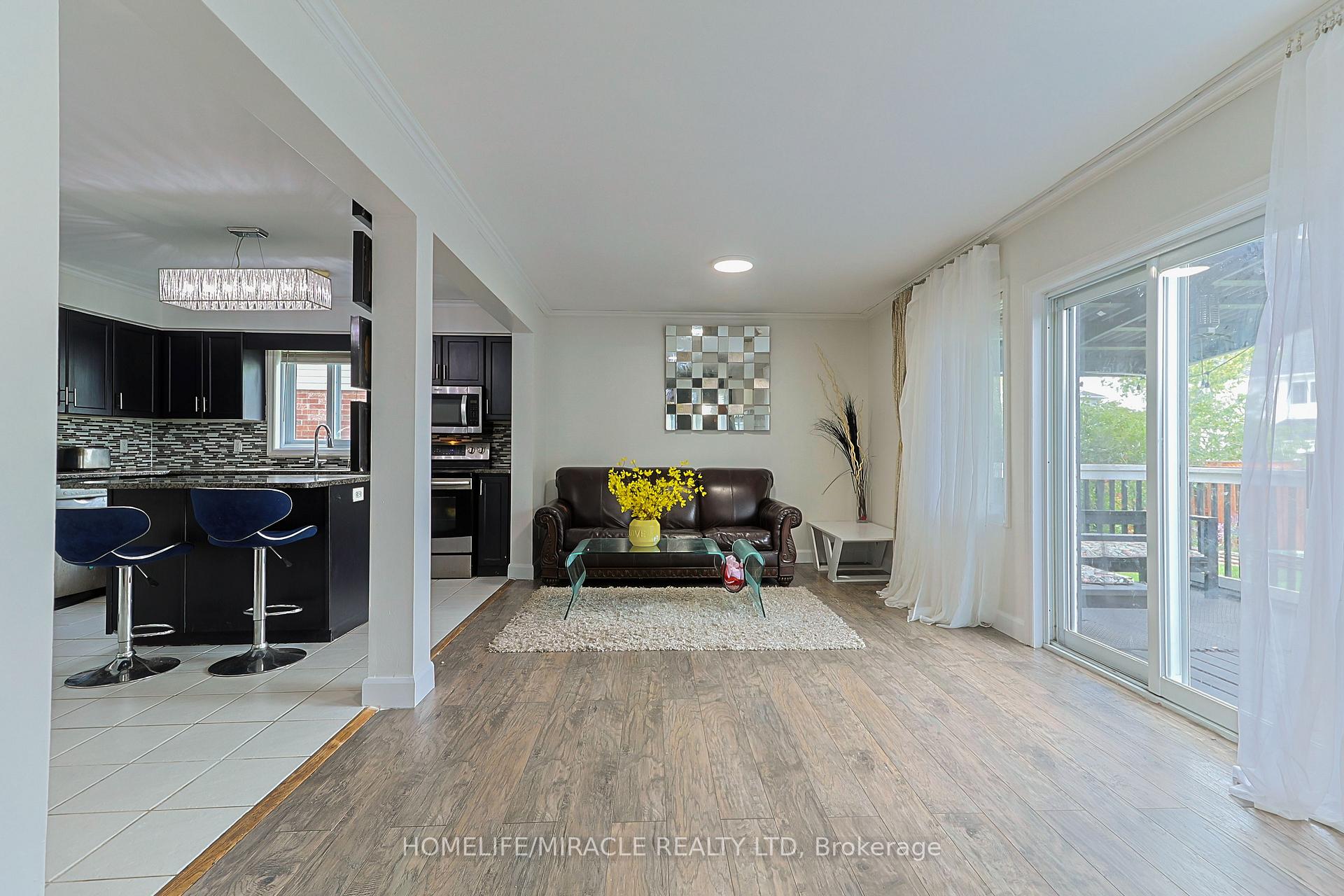 Photo 7 of 46 Heatherwood Place, Kitchener, Highland West — HOMEH