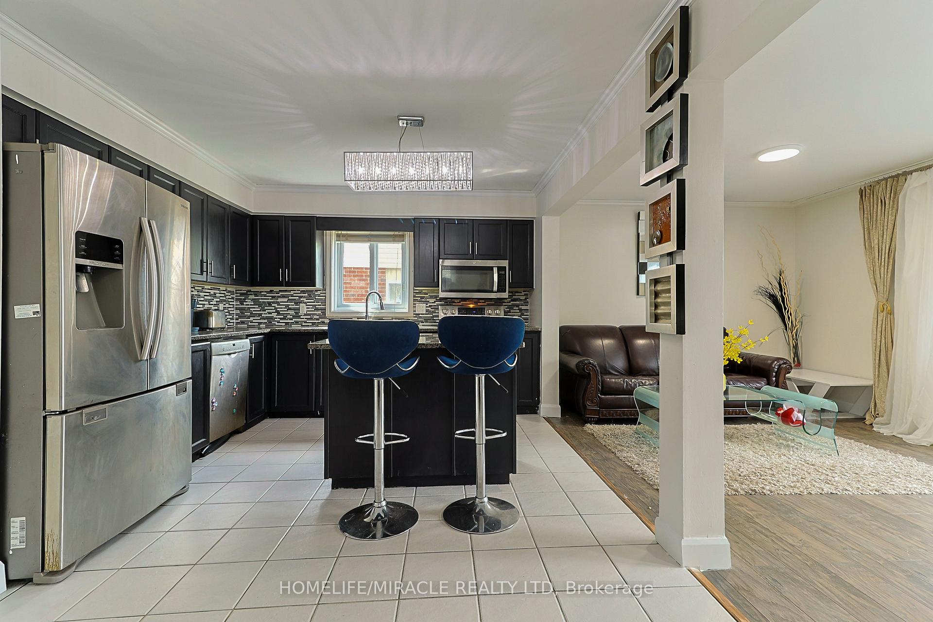 Photo 9 of 46 Heatherwood Place, Kitchener, Highland West — HOMEH