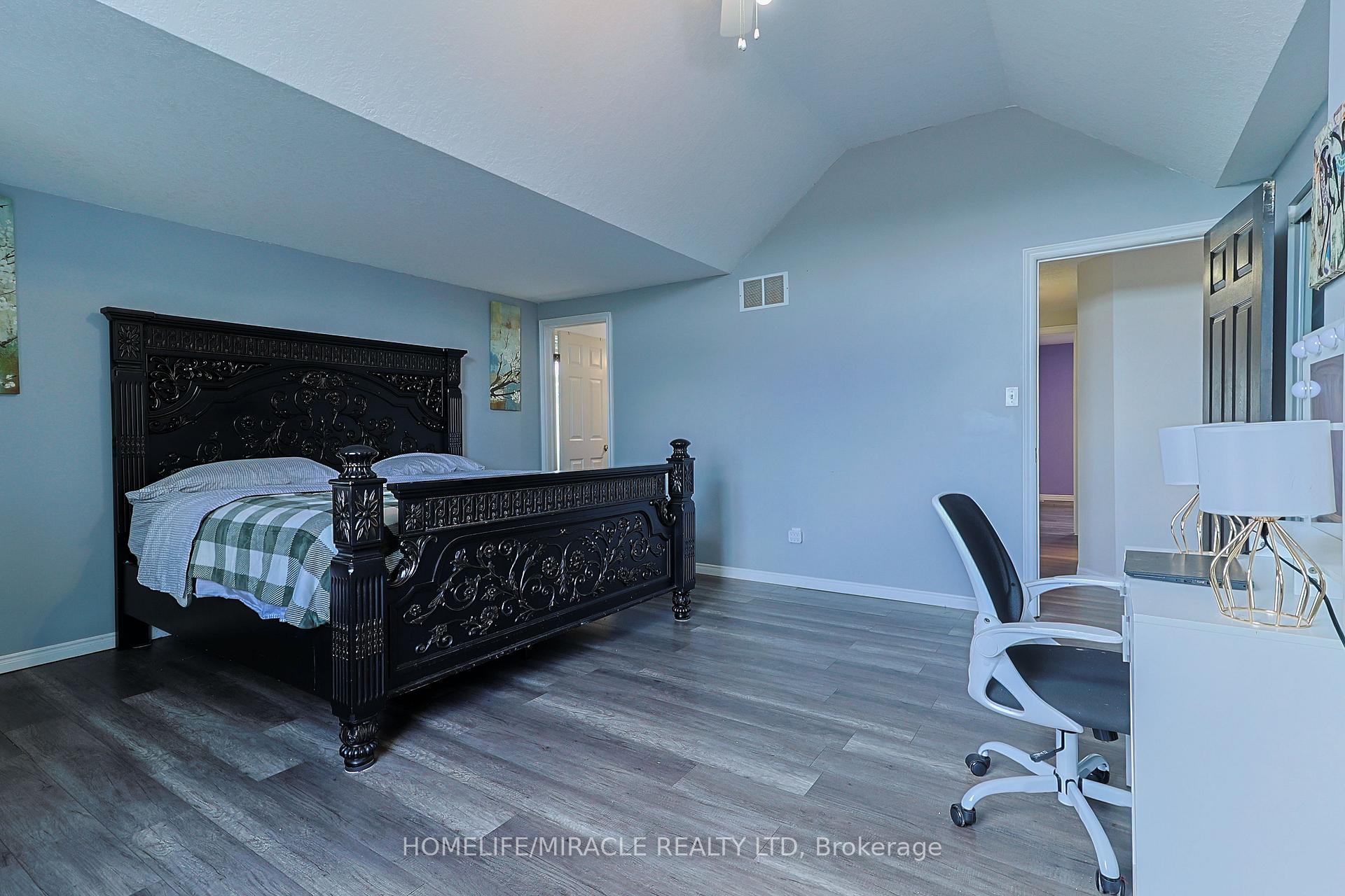 Photo 12 of 46 Heatherwood Place, Kitchener, Highland West — HOMEH