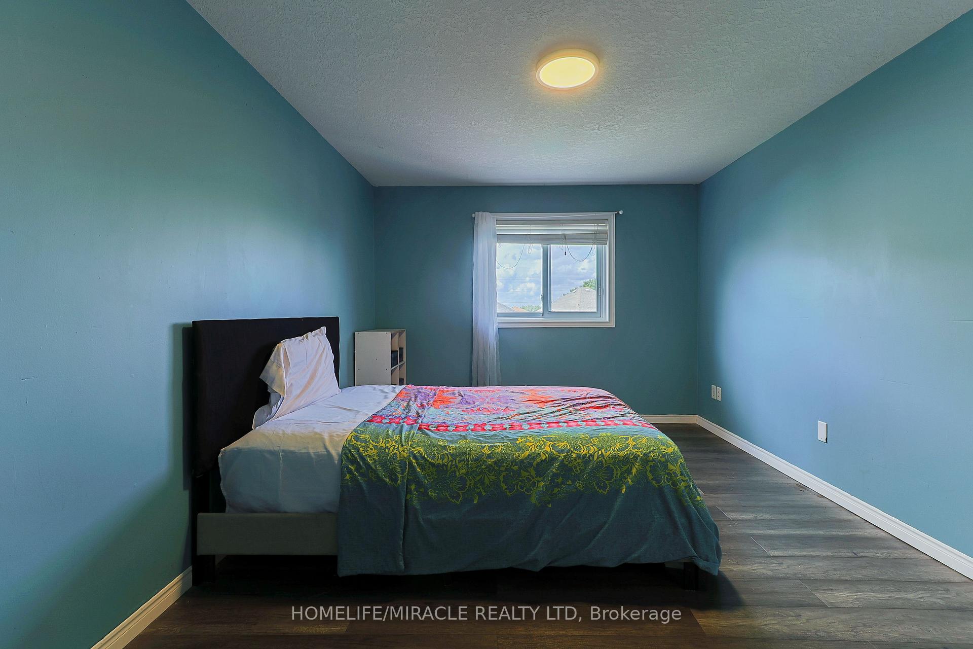 Photo 13 of 46 Heatherwood Place, Kitchener, Highland West — HOMEH