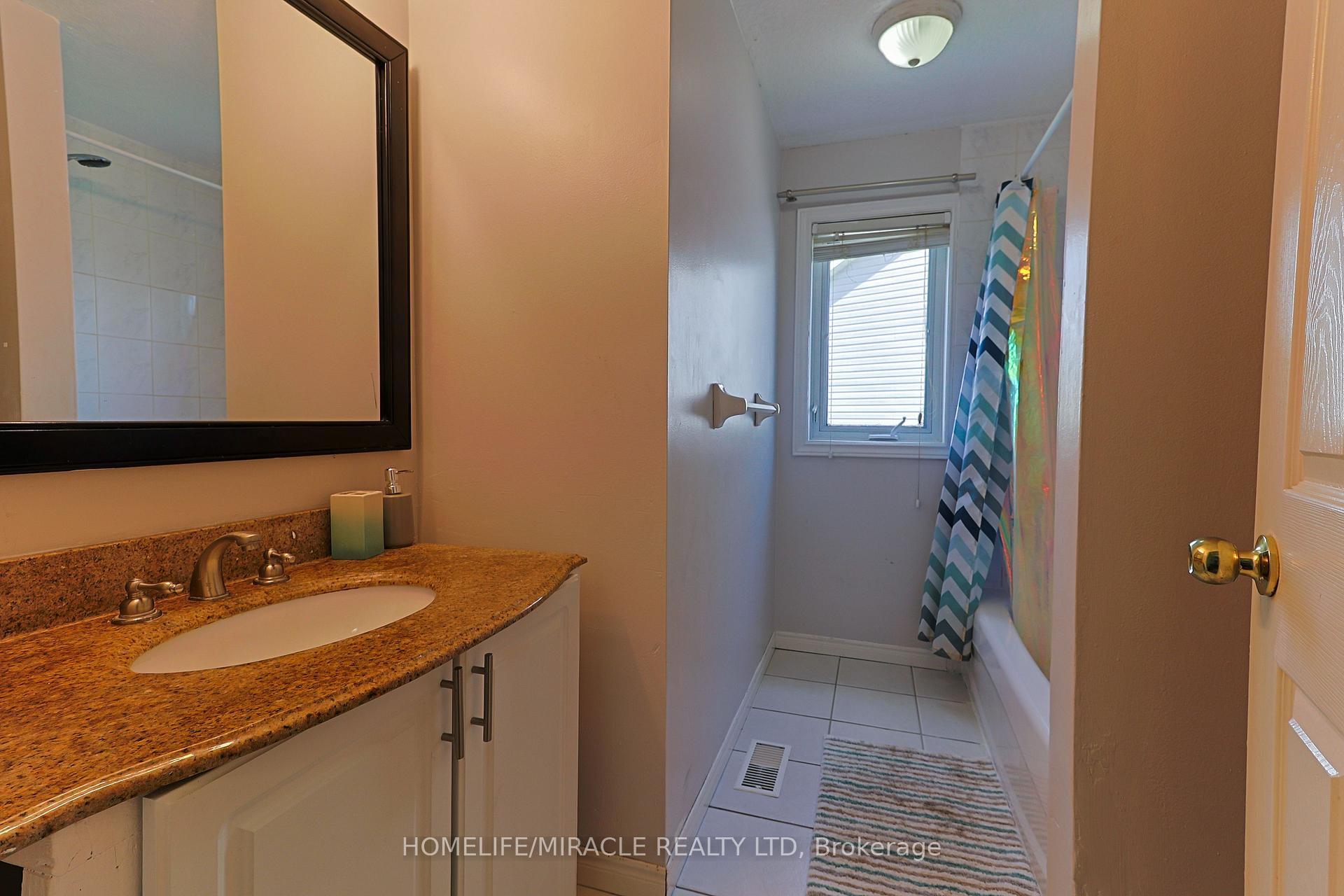 Photo 17 of 46 Heatherwood Place, Kitchener, Highland West — HOMEH