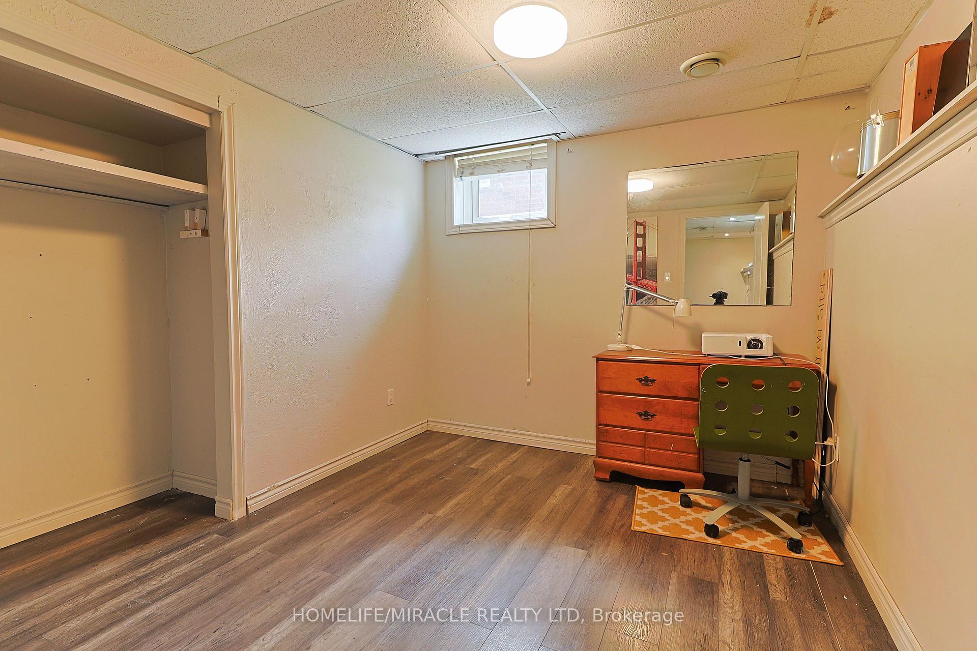 Photo 23 of 46 Heatherwood Place, Kitchener, Highland West — HOMEH