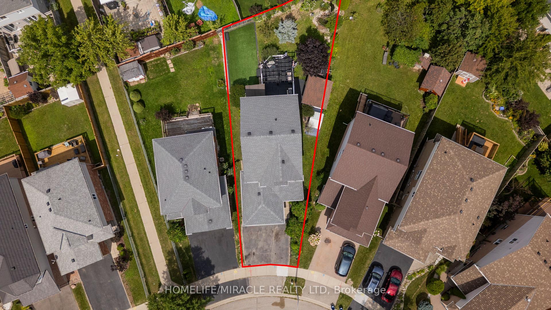 Photo 39 of 46 Heatherwood Place, Kitchener, Highland West — HOMEH
