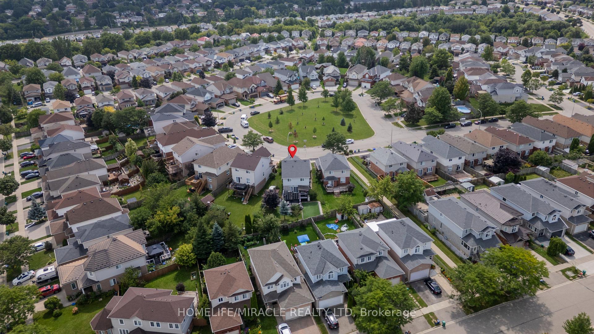 Photo 40 of 46 Heatherwood Place, Kitchener, Highland West — HOMEH