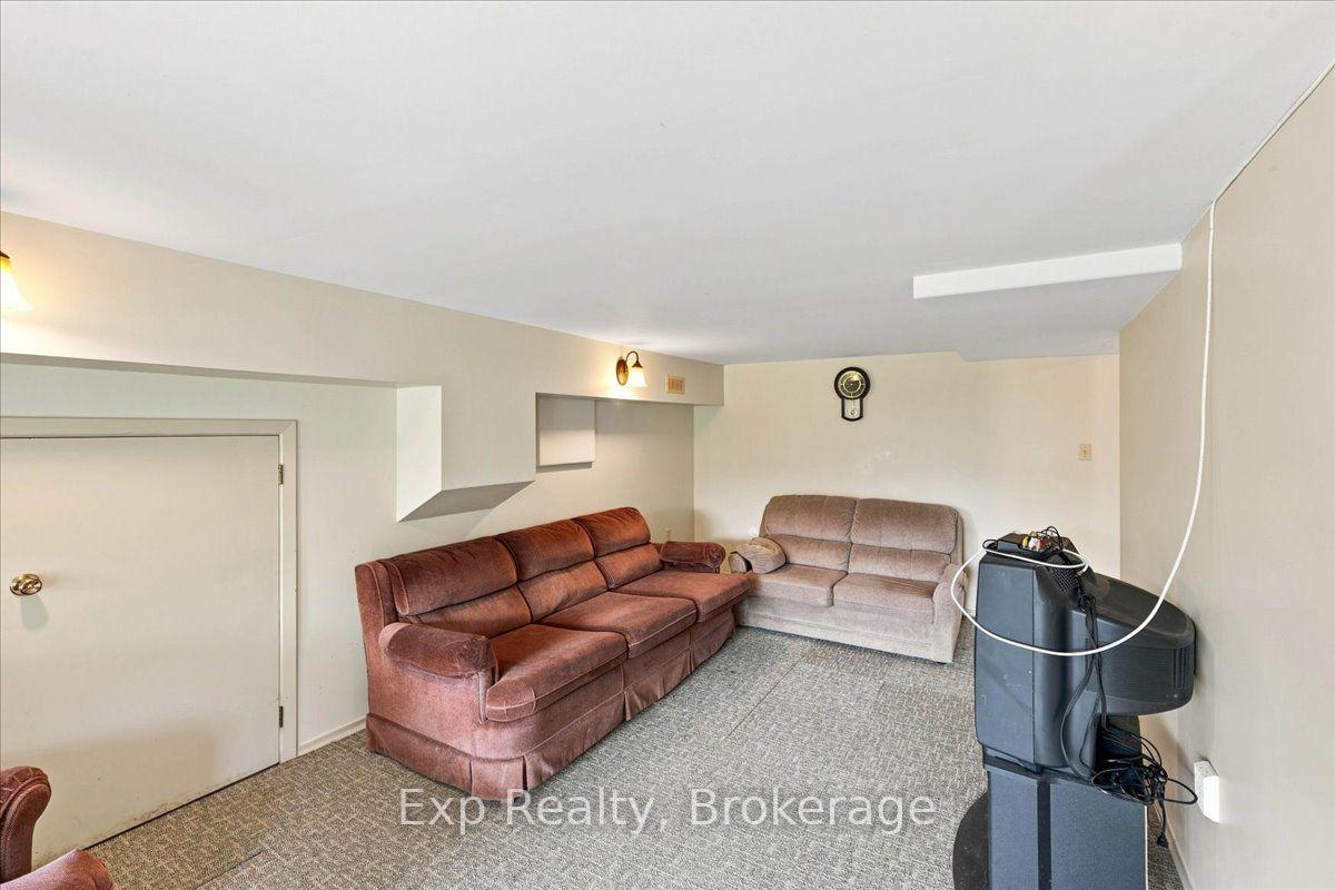 Photo 31 of 126 Casey Road, Belleville, Thurlow Ward — HOMEH