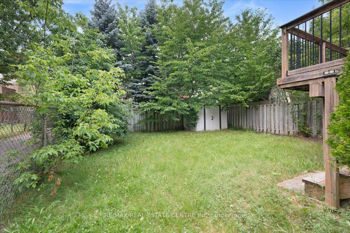 Photo 29 of 421 Bairstow Crescent, Waterloo, Lincoln Village — HOMEH