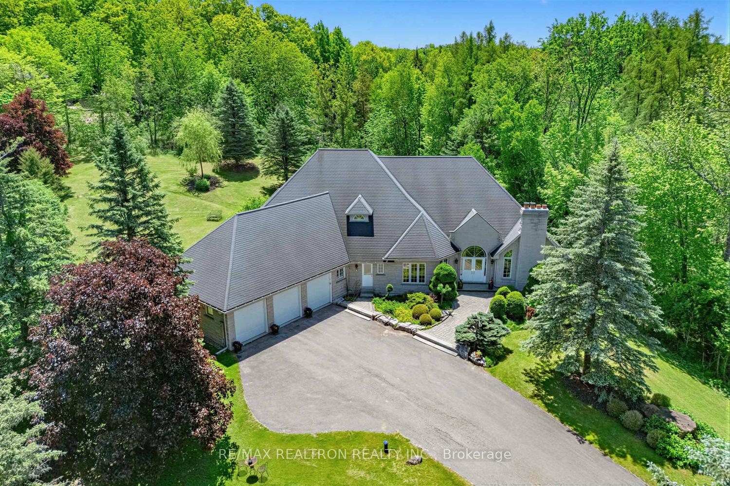 Photo 1 of 7 Gilbert Drive, Aurora, Aurora Estates — HOMEH