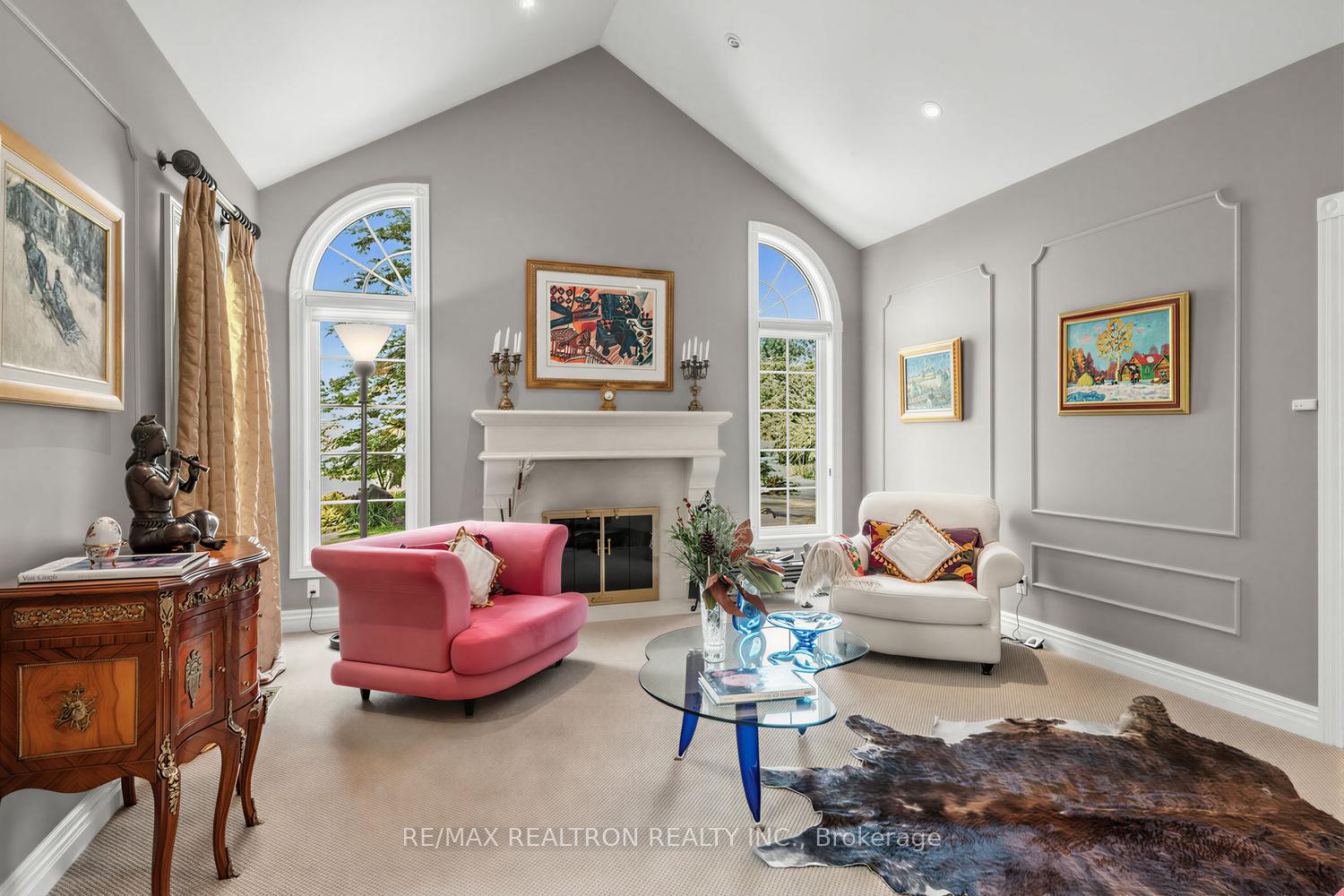 Photo 8 of 7 Gilbert Drive, Aurora, Aurora Estates — HOMEH