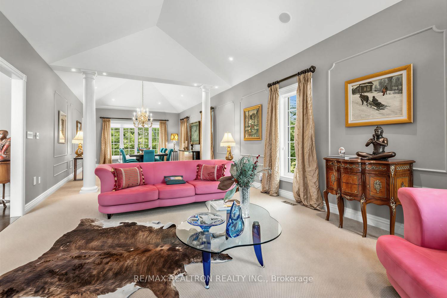 Photo 9 of 7 Gilbert Drive, Aurora, Aurora Estates — HOMEH