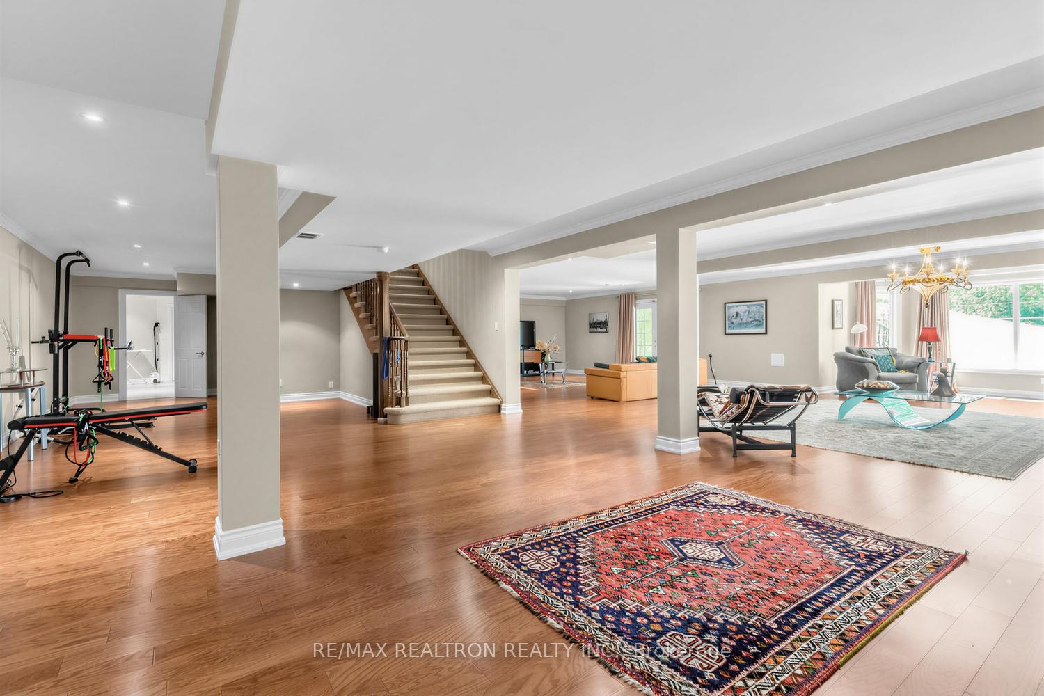 Photo 33 of 7 Gilbert Drive, Aurora, Aurora Estates — HOMEH