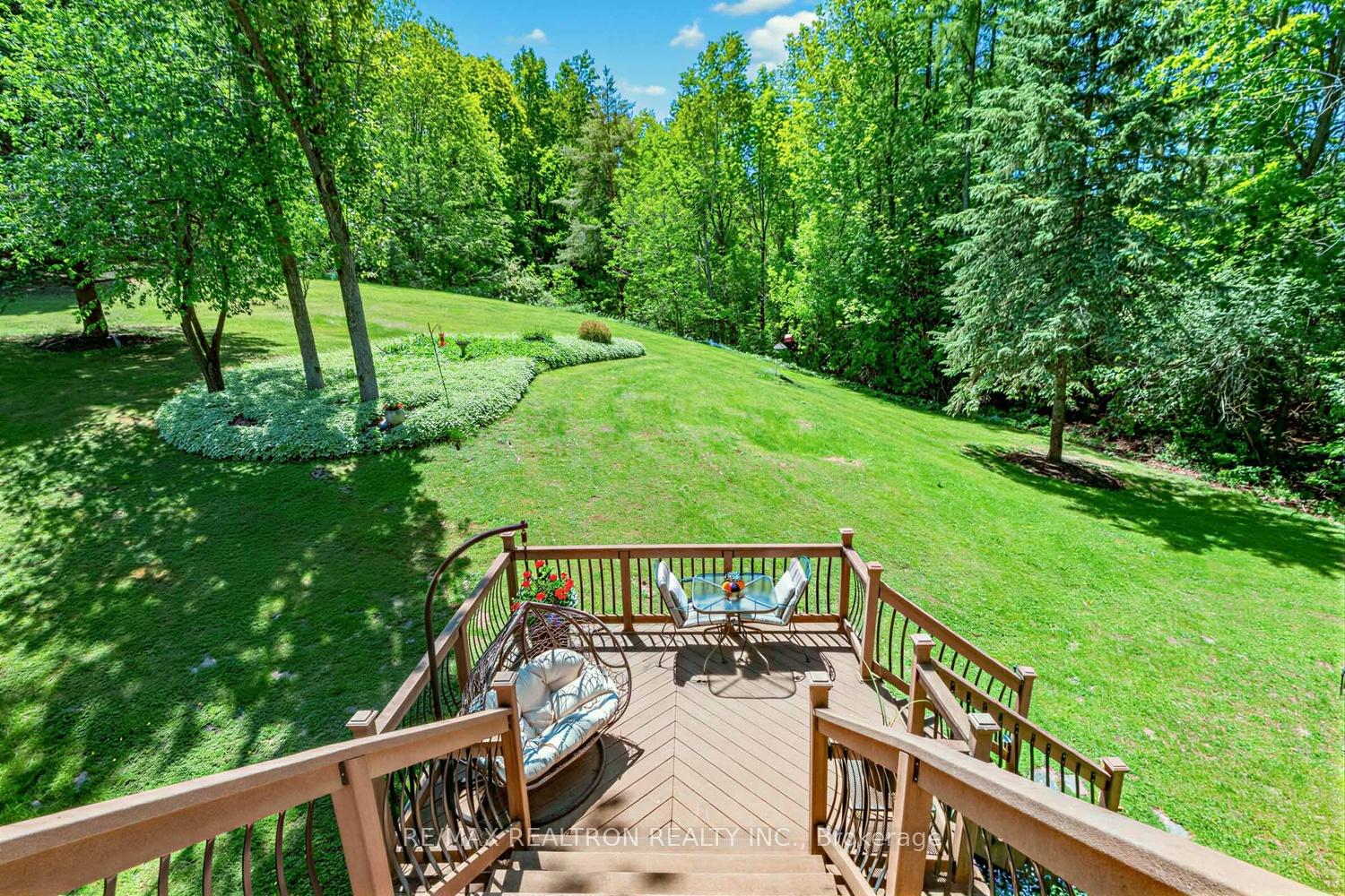 Photo 41 of 7 Gilbert Drive, Aurora, Aurora Estates — HOMEH