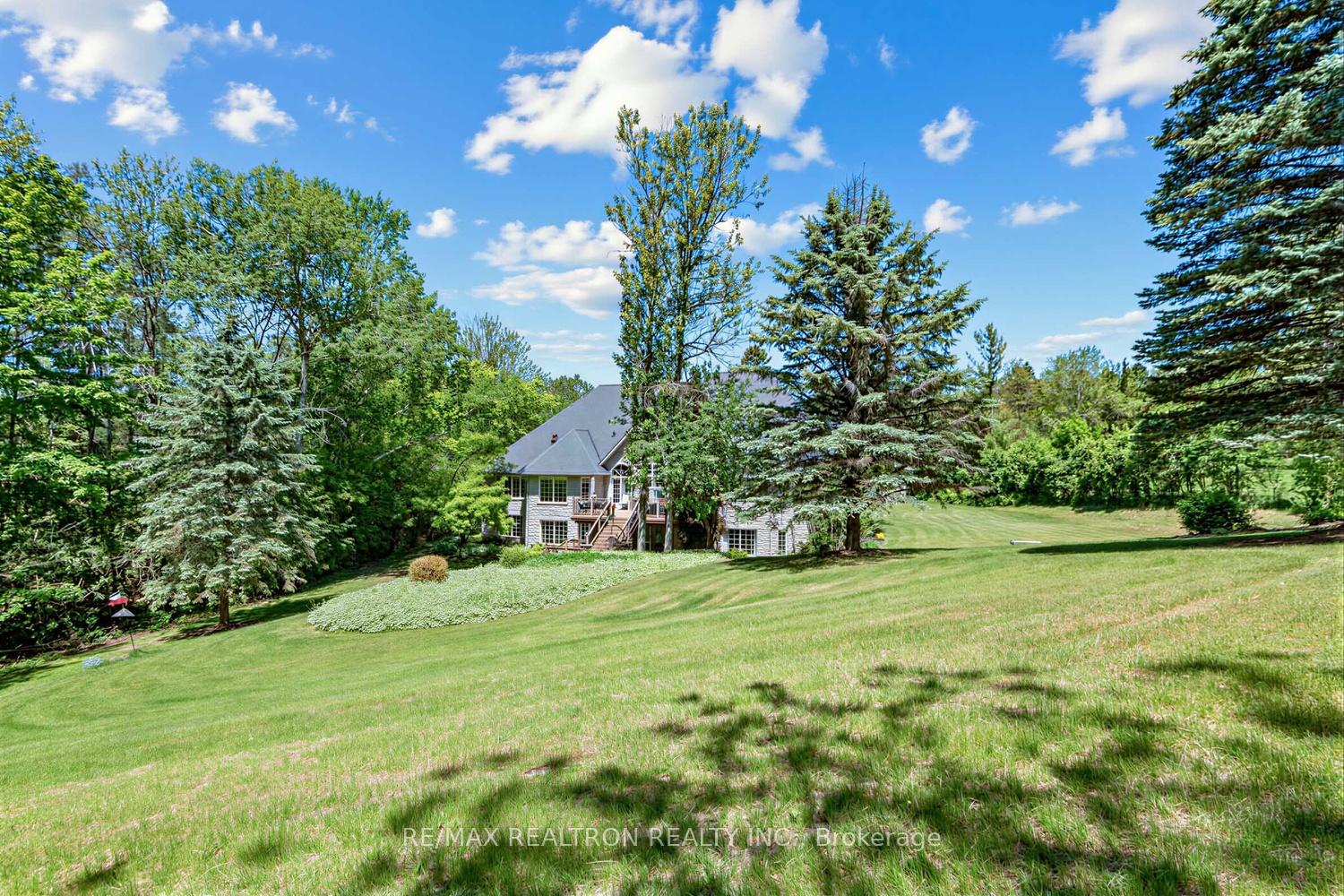 Photo 43 of 7 Gilbert Drive, Aurora, Aurora Estates — HOMEH