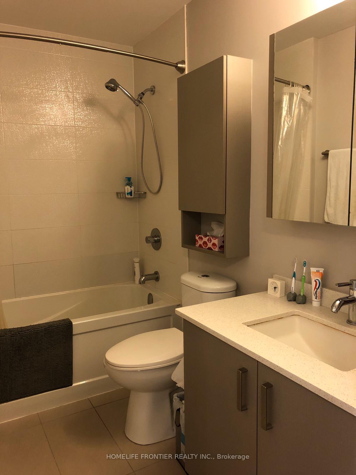 Photo 4 of Unit 612, 28 Uptown Drive, Markham, Unionville — HOMEH