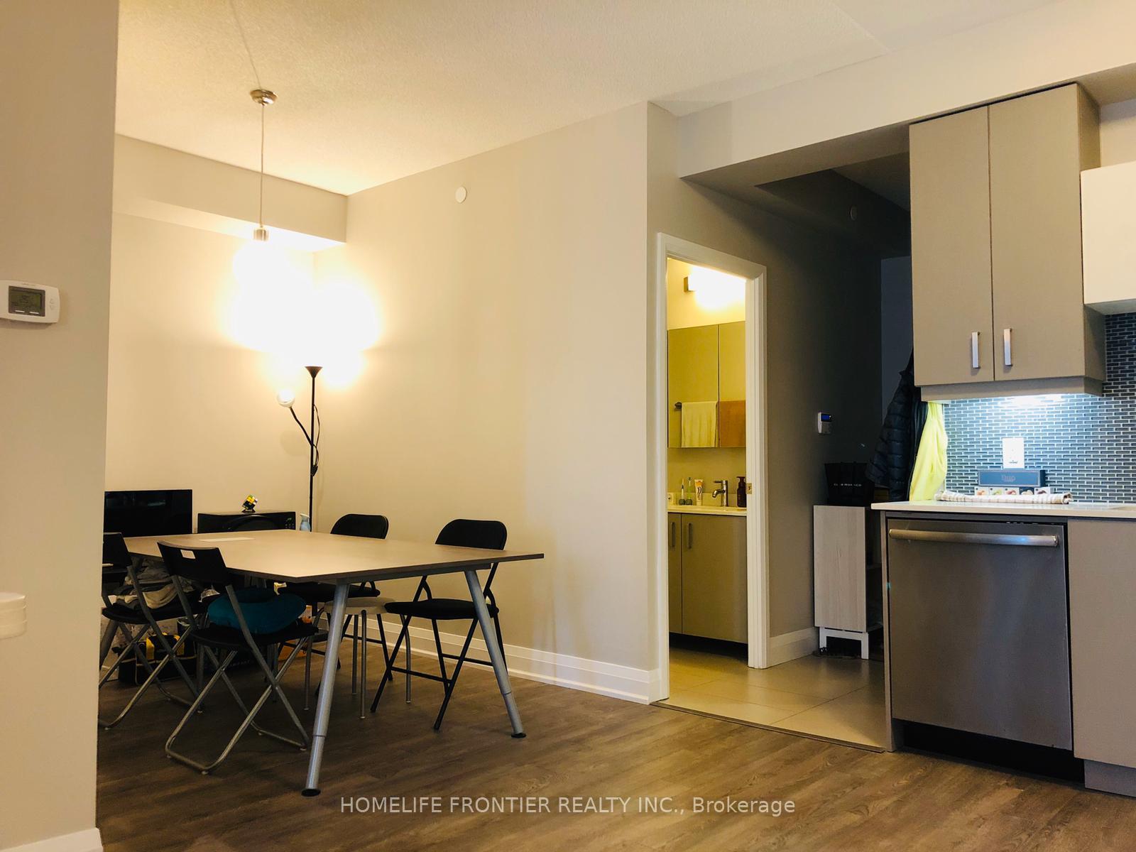 Photo 6 of Unit 612, 28 Uptown Drive, Markham, Unionville — HOMEH