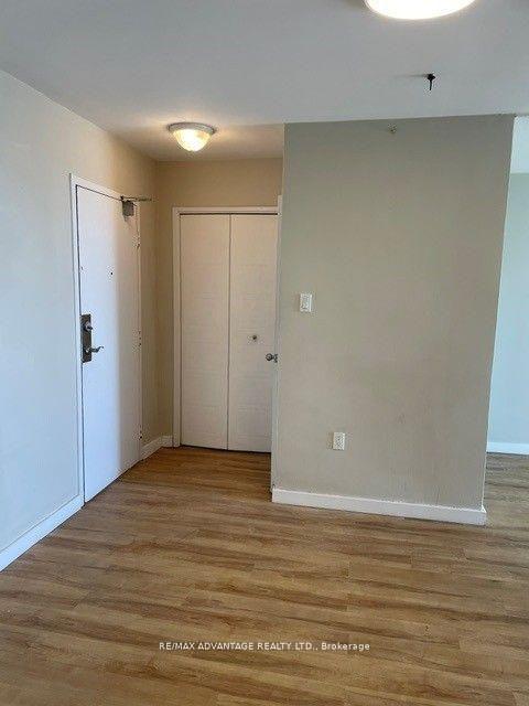 Front of Unit 1103, 563 Mornington Avenue