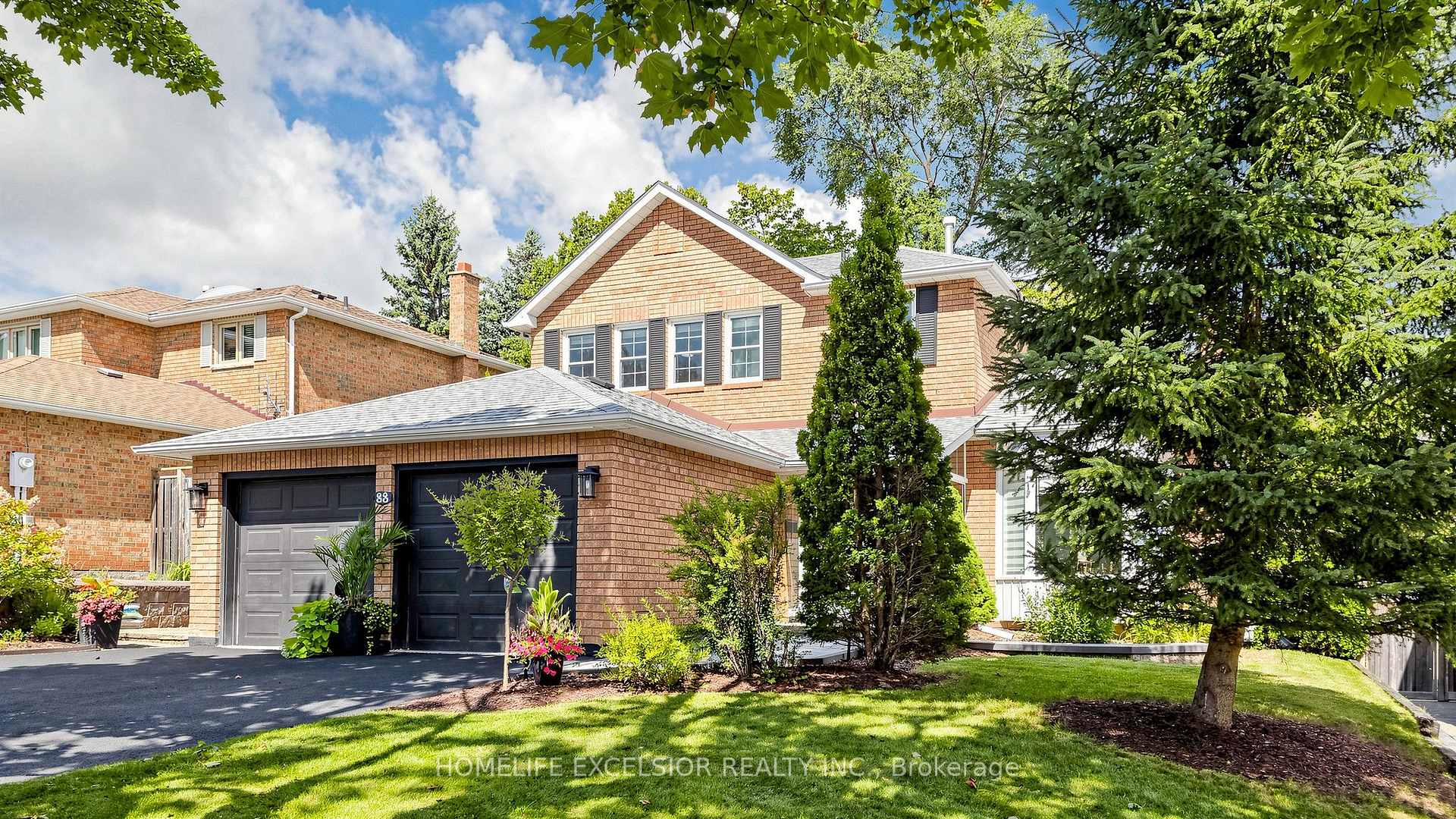 Photo 2 of 88 Kemano Road, Aurora, Aurora Heights — HOMEH