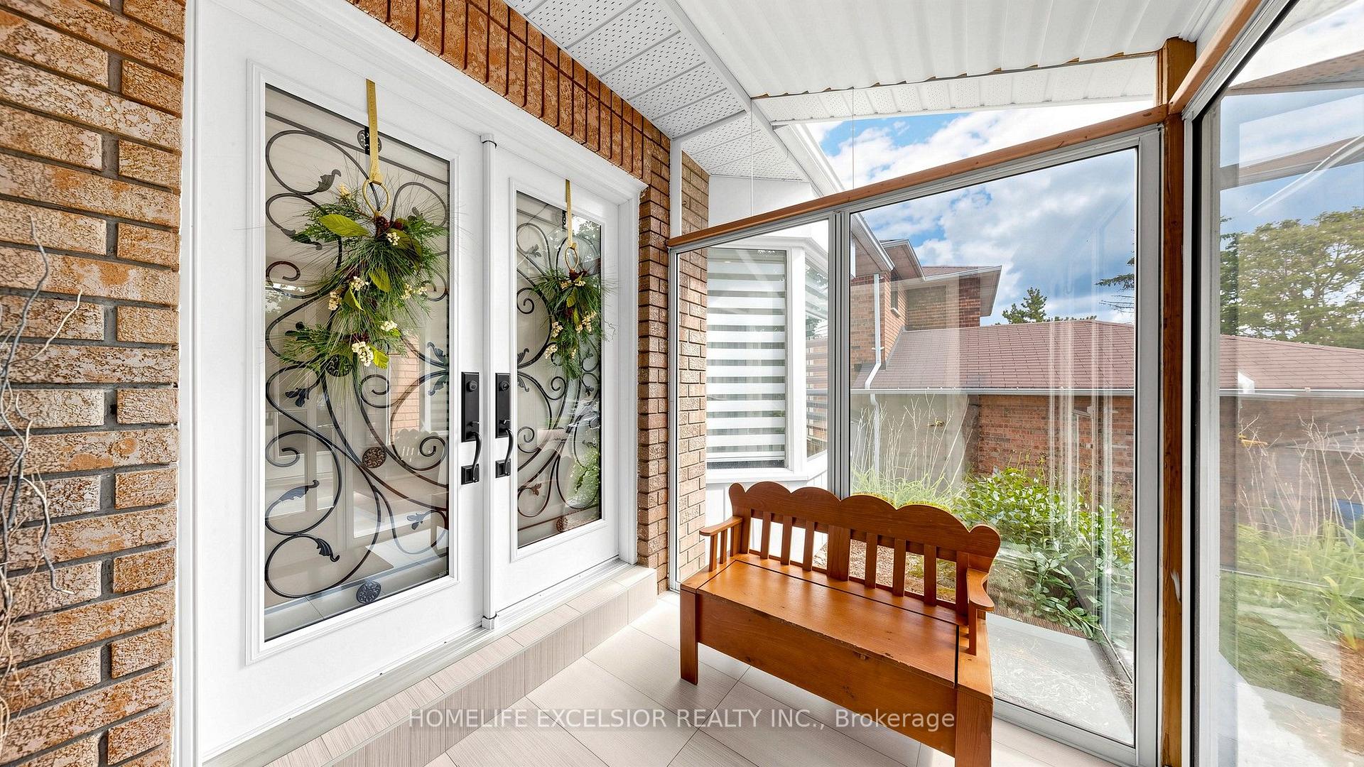 Photo 5 of 88 Kemano Road, Aurora, Aurora Heights — HOMEH