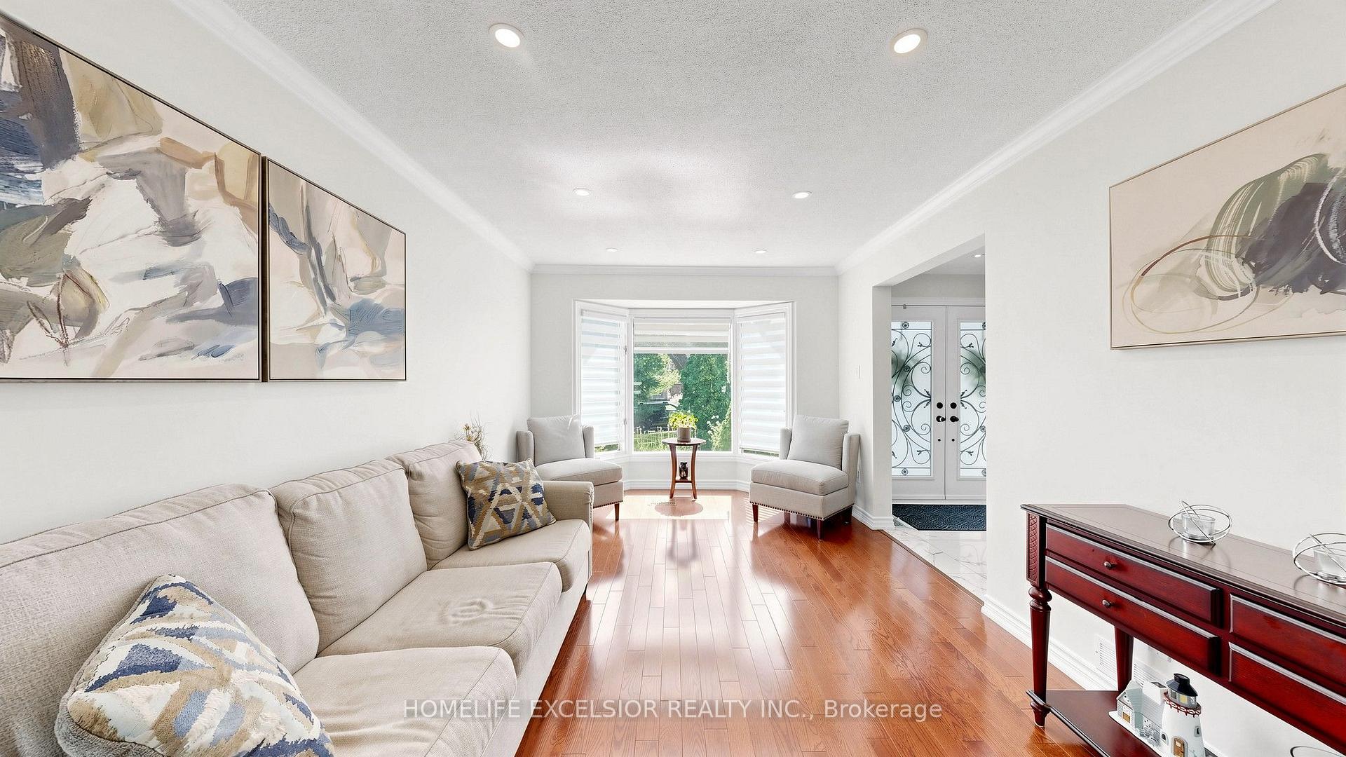 Photo 7 of 88 Kemano Road, Aurora, Aurora Heights — HOMEH