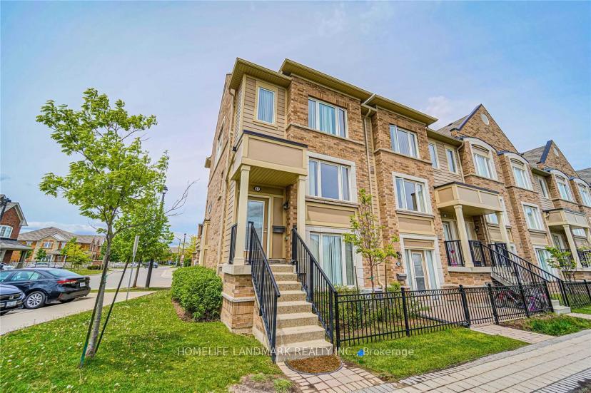 Front of Unit 17, 3185 Boxford Crescent