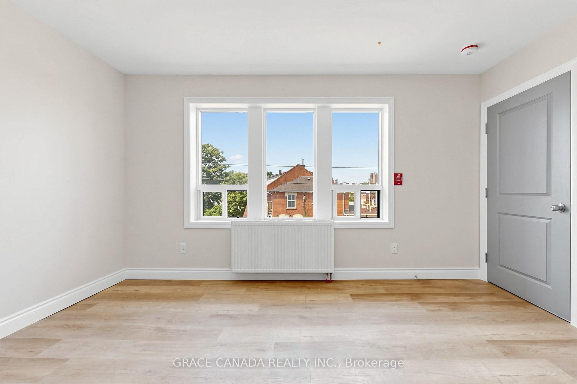 Photo 1 of 65 Sanford Avenue S, Hamilton, St. Clair — HOMEH