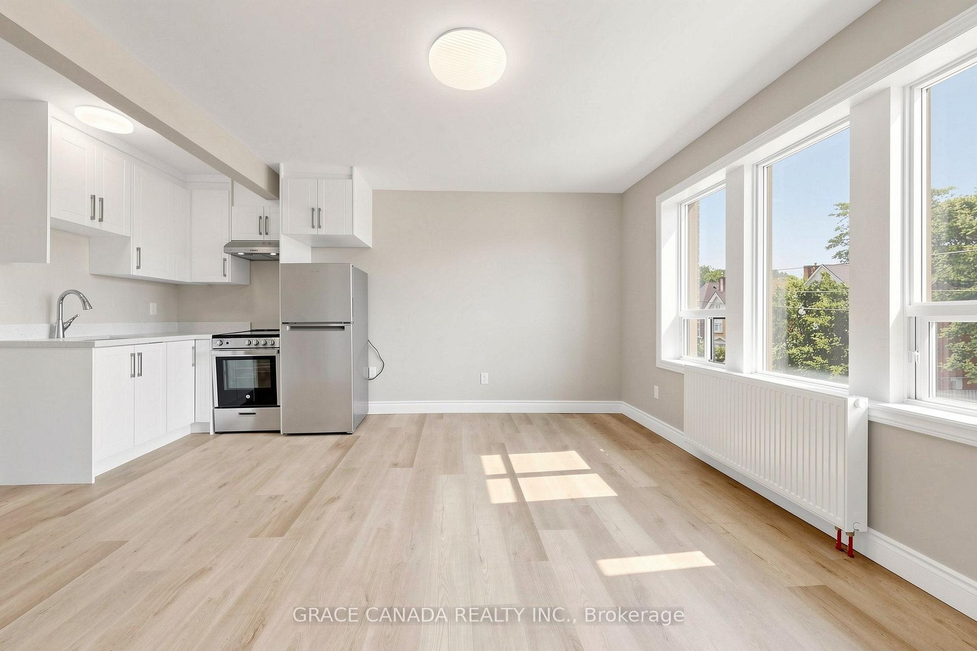 Photo 4 of 65 Sanford Avenue S, Hamilton, St. Clair — HOMEH