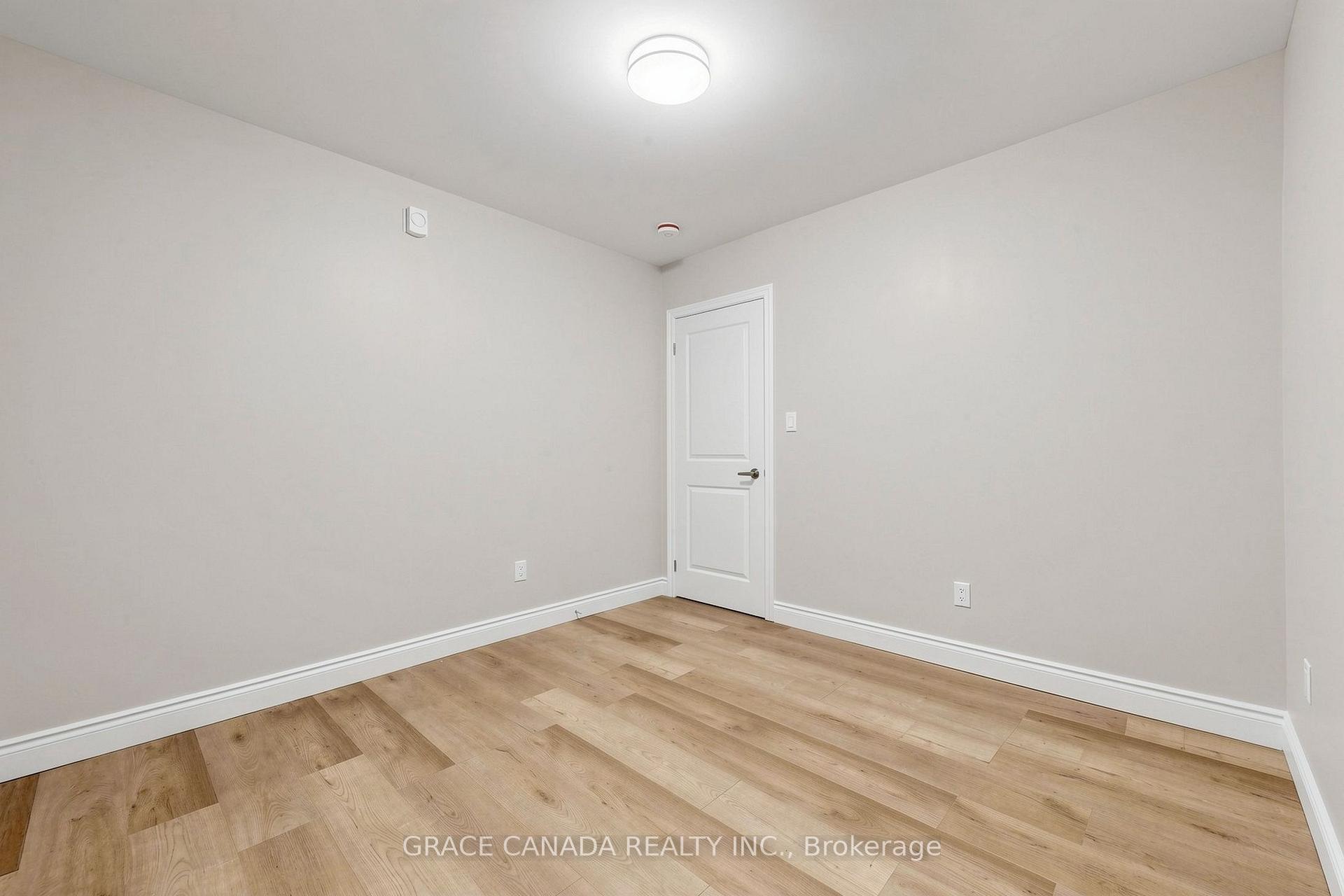 Photo 13 of 65 Sanford Avenue S, Hamilton, St. Clair — HOMEH
