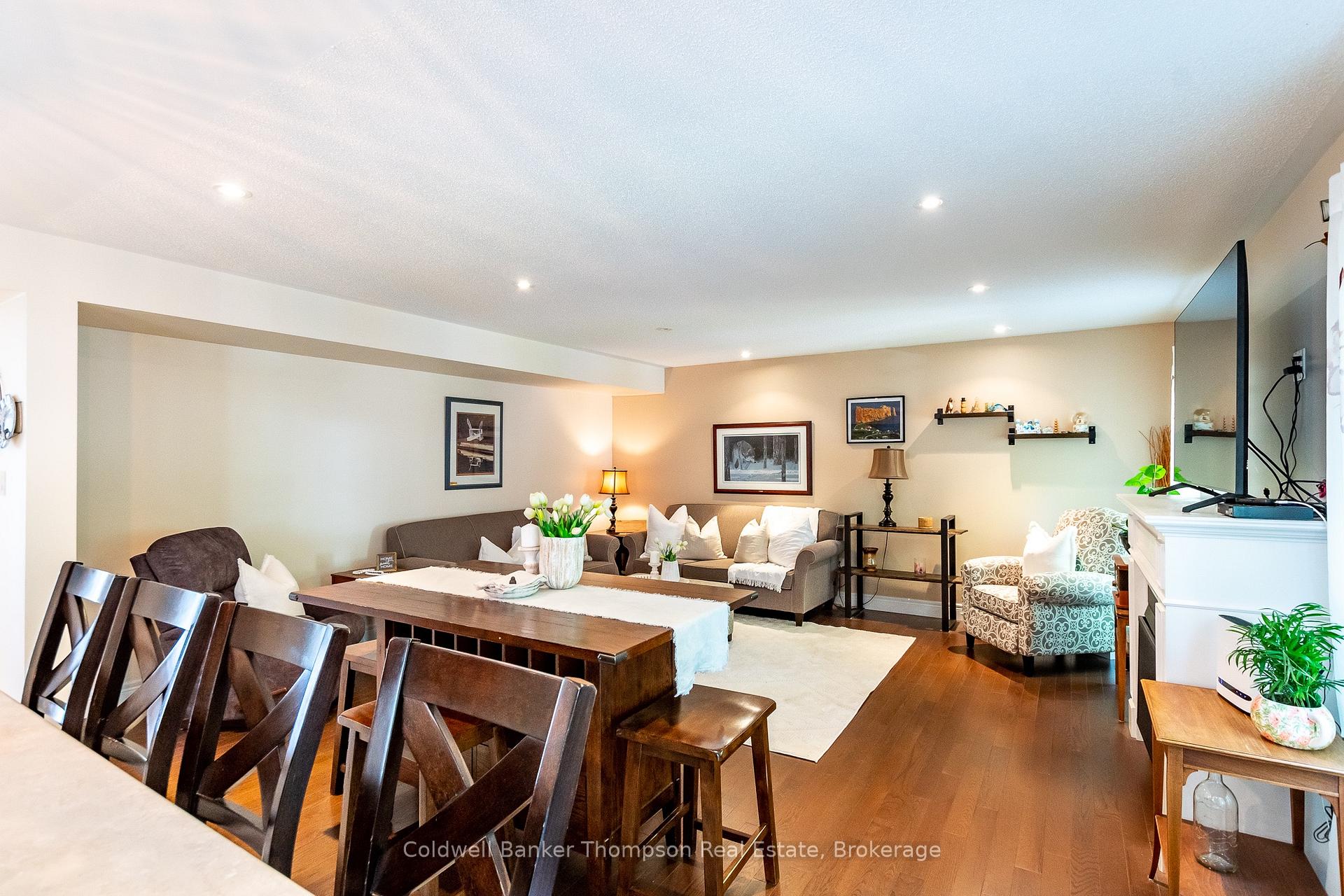 Photo 7 of 250 Pine Street, Gravenhurst, Muskoka (S) — HOMEH