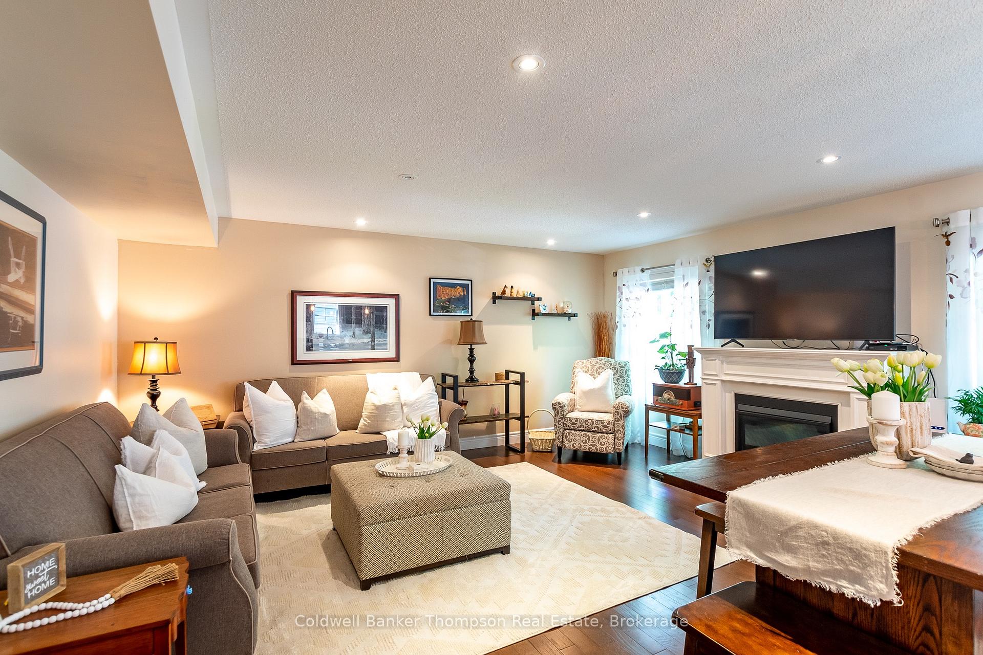 Photo 8 of 250 Pine Street, Gravenhurst, Muskoka (S) — HOMEH