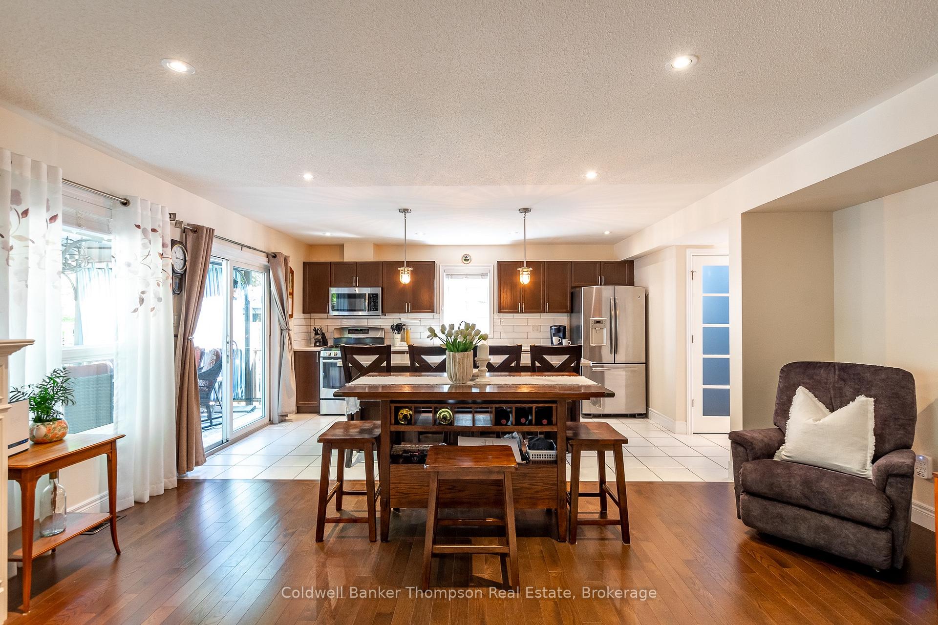 Photo 9 of 250 Pine Street, Gravenhurst, Muskoka (S) — HOMEH