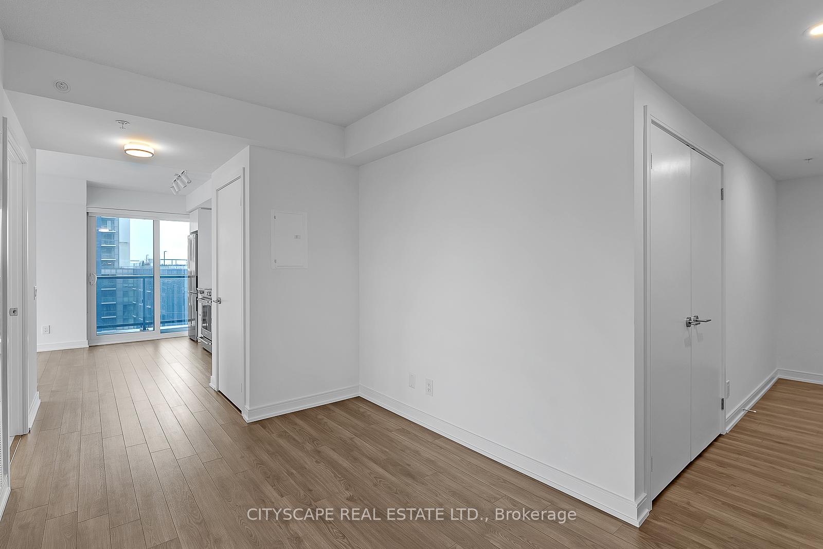 Photo 3 of Unit 910, 30 Samuel Wood Way, Etobicoke, Islington-City Centre West — HOMEH