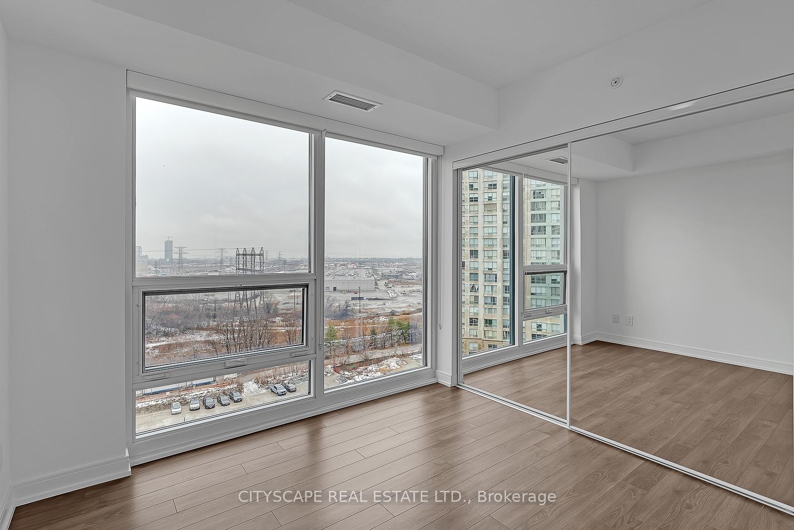 Photo 5 of Unit 910, 30 Samuel Wood Way, Etobicoke, Islington-City Centre West — HOMEH