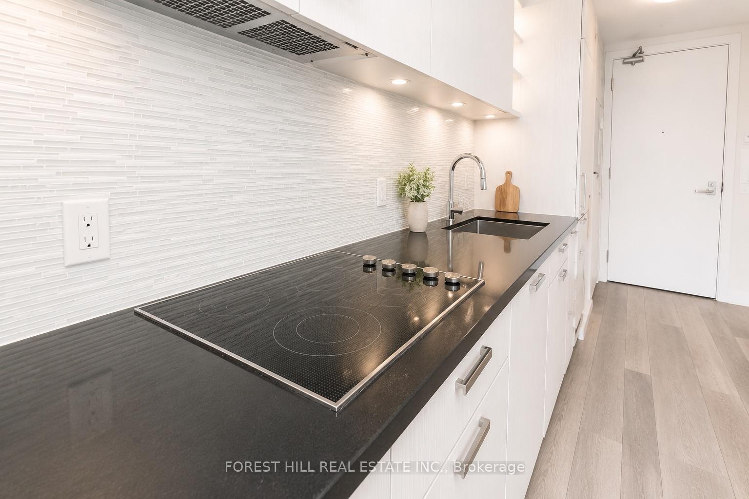 Photo 7 of Unit 306, 32 Davenport Road, Toronto, The Annex — HOMEH
