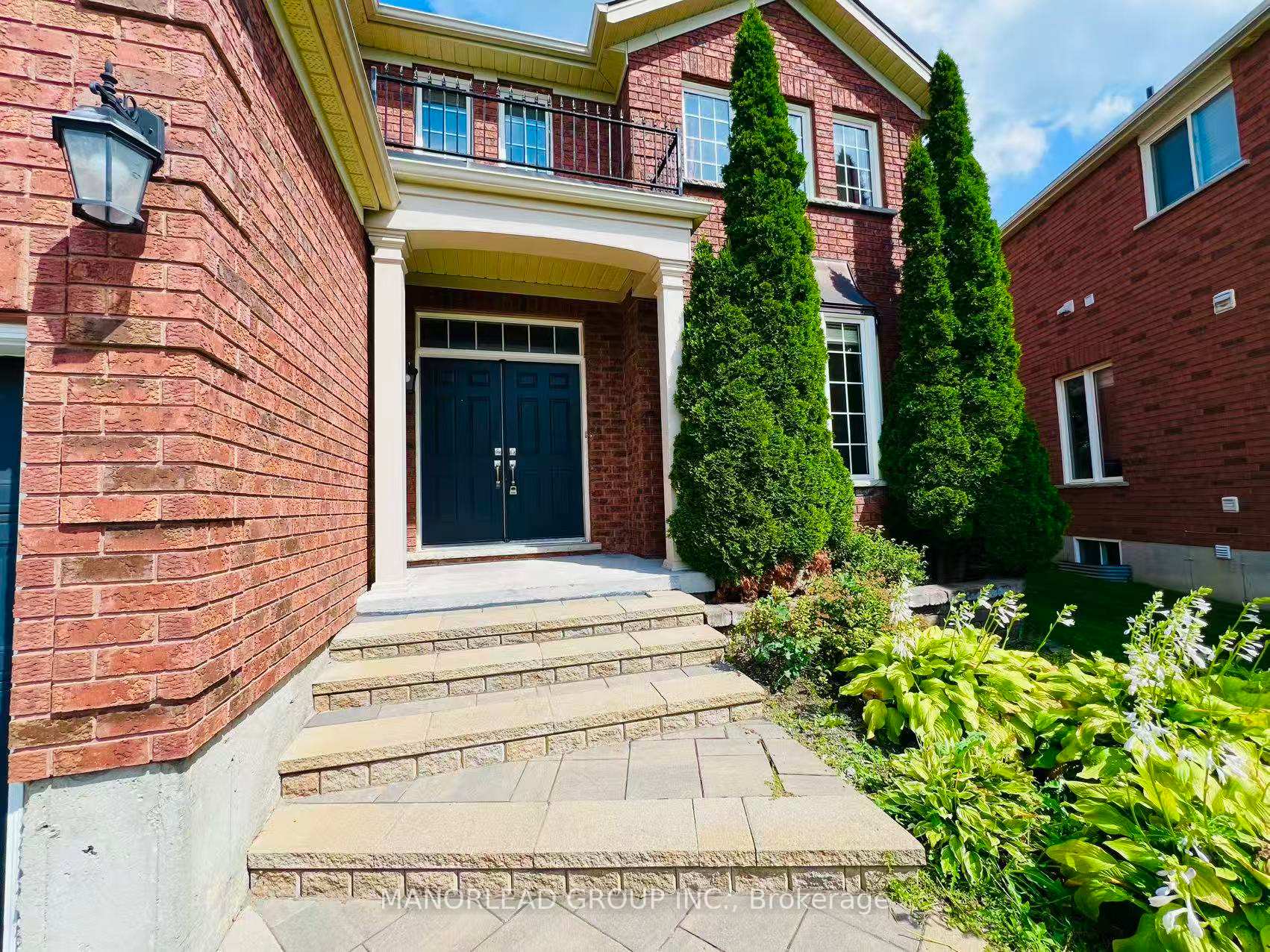 Photo 3 of 42 Parisian Crescent, Barrie, Innis-Shore — HOMEH