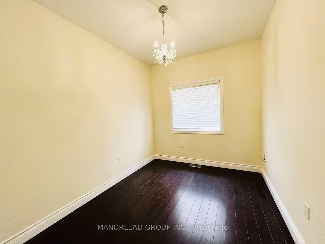 Photo 10 of 42 Parisian Crescent, Barrie, Innis-Shore — HOMEH