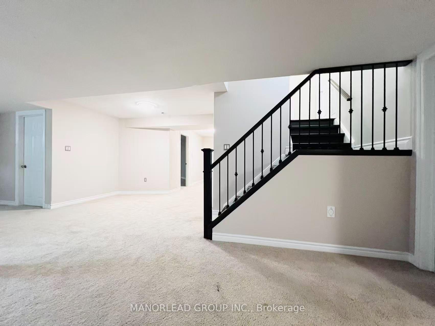 Photo 31 of 42 Parisian Crescent, Barrie, Innis-Shore — HOMEH