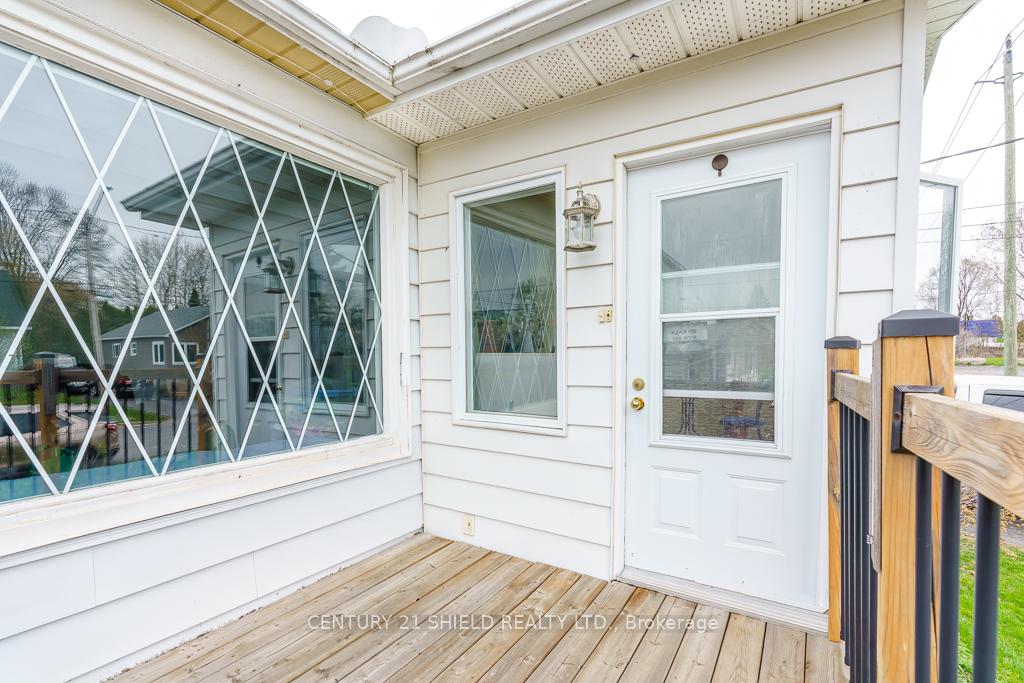 Photo 3 of 803 Leonard Avenue E, Cornwall, Cornwall — HOMEH
