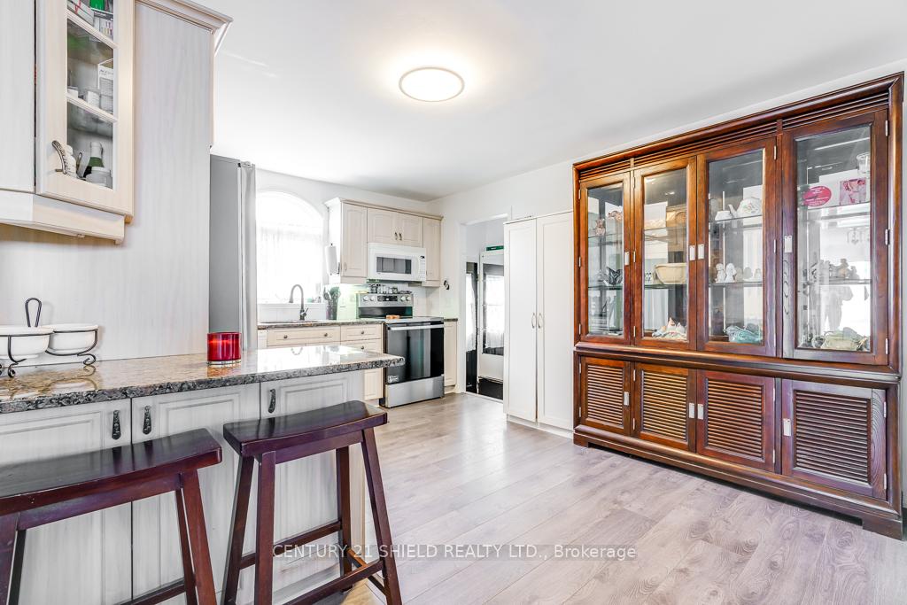 Photo 7 of 803 Leonard Avenue E, Cornwall, Cornwall — HOMEH